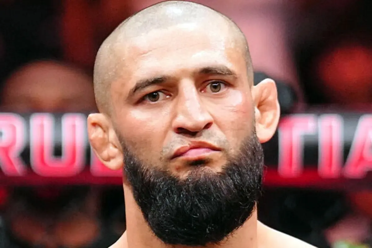 Jon Jones Revela Conselhos Cruciais para Khamzat Chimaev Após Primeira Derrota no UFC e Aponta Caminho para a Superação
