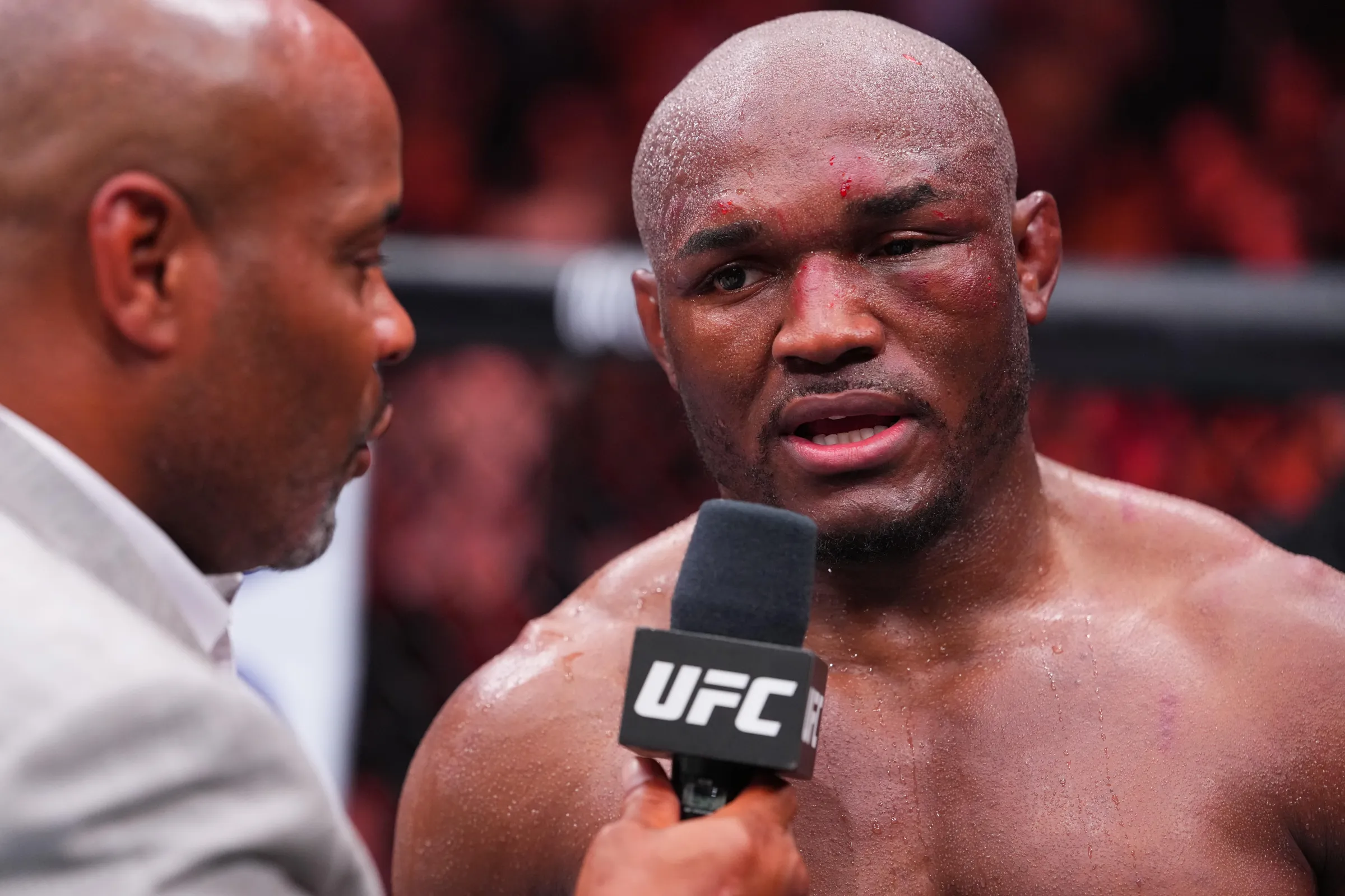 Kamaru Usman: O ‘Pesadelo Nigeriano’ Contempla Aposentadoria e Futuro no UFC Após Derrota Longe do Ideal para Du Plessis