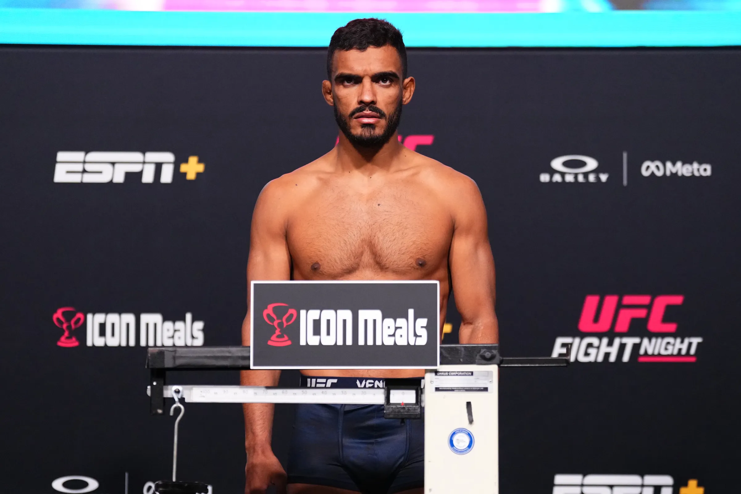 Ismael Bonfim Transforma Rotina: Dieta Rigorosa Após Colapso na Balança Antes de Luta no UFC, Foco Total para Axel Sola no UFC Abu Dhabi