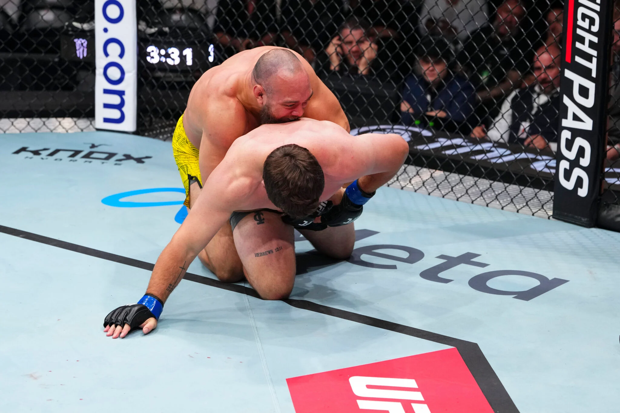 Valter Walker Quebra Sequência de Heel Hooks, Mas Esmaga Rival em 92 Segundos no UFC Abu Dhabi e Iguala Recorde de Finalizações