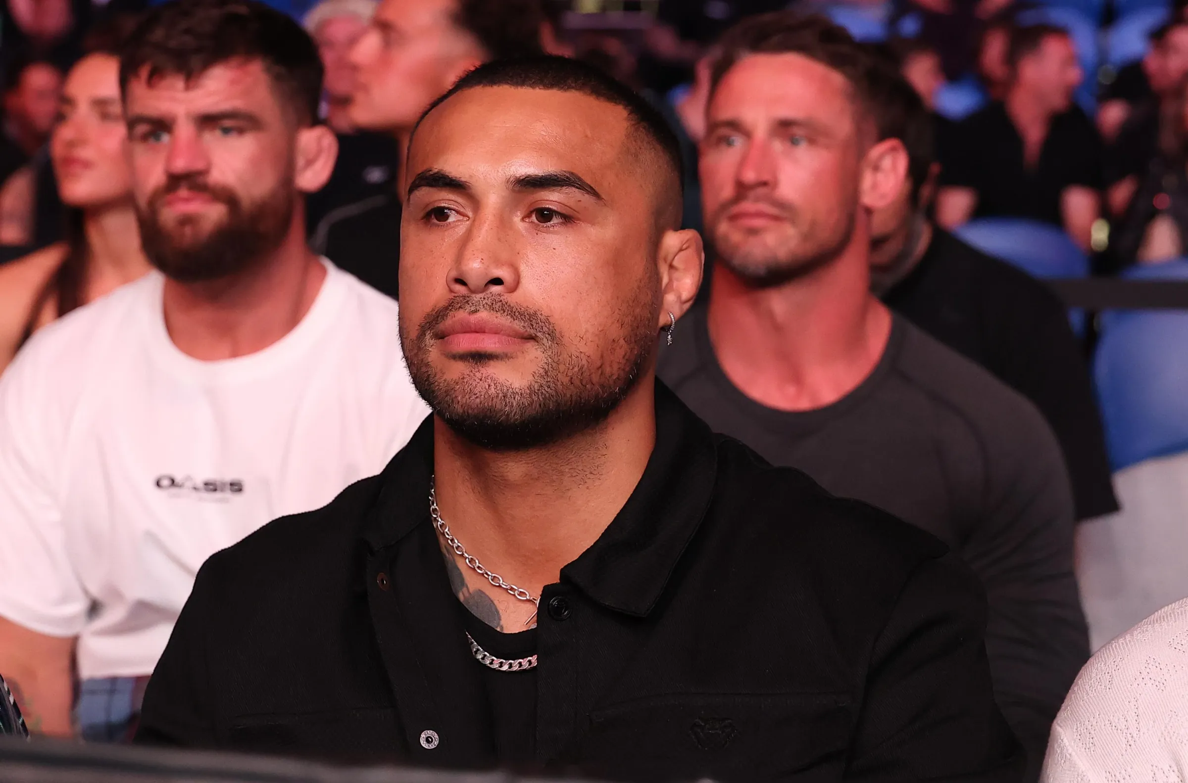 Carlos Ulberg analisa vitória ‘apagada’ de Magomed Ankalaev no UFC Abu Dhabi e revela planos de retorno ao cinturão Meio-Pesado em 2027