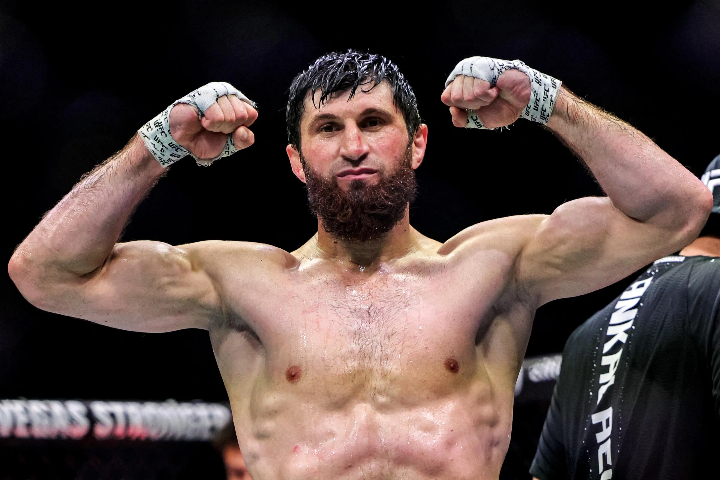 Magomed Ankalaev Desafia Paulo Costa e Abre Caminho para Grande Luta no UFC: ‘Se Não For Correr, Podemos Lutar em Abu Dhabi!’