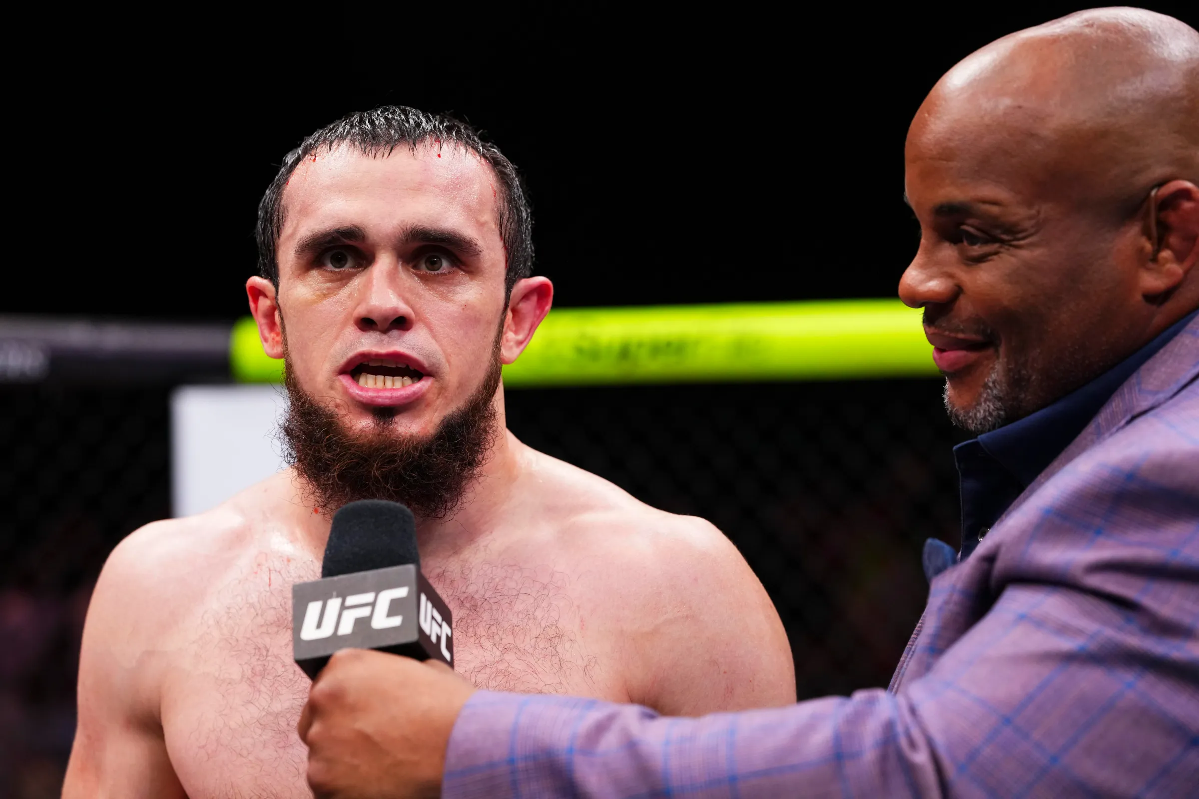 Após Vitória no UFC, Magomed ‘John Pork’ Zaynukov Manda Recado Duro a Ilia Topuria: ‘Não Há Chance na Vida de Makhachkala!’