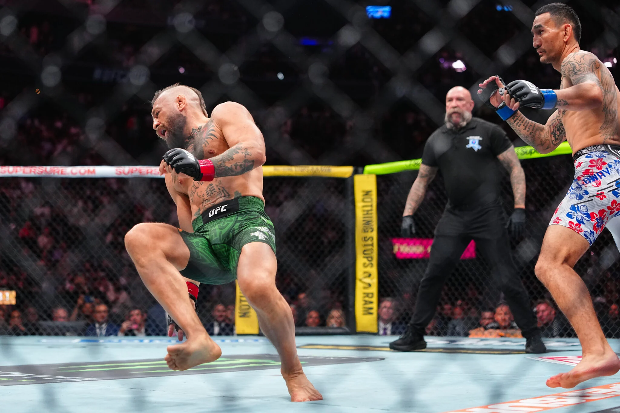 Conor McGregor Culpa ‘Gelo Seco no Octógono’ Por Lesão no UFC 329 e Insiste em ‘No Contest’: Entenda a Reviravolta!