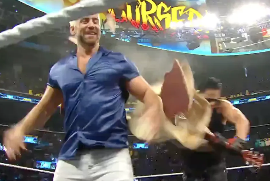 Boxeador Ryan Garcia Ataca Joe Hendry com Guitarra em Segmento Inesperado na WWE Raw, Abrindo Caminho para Batalha no SummerSlam