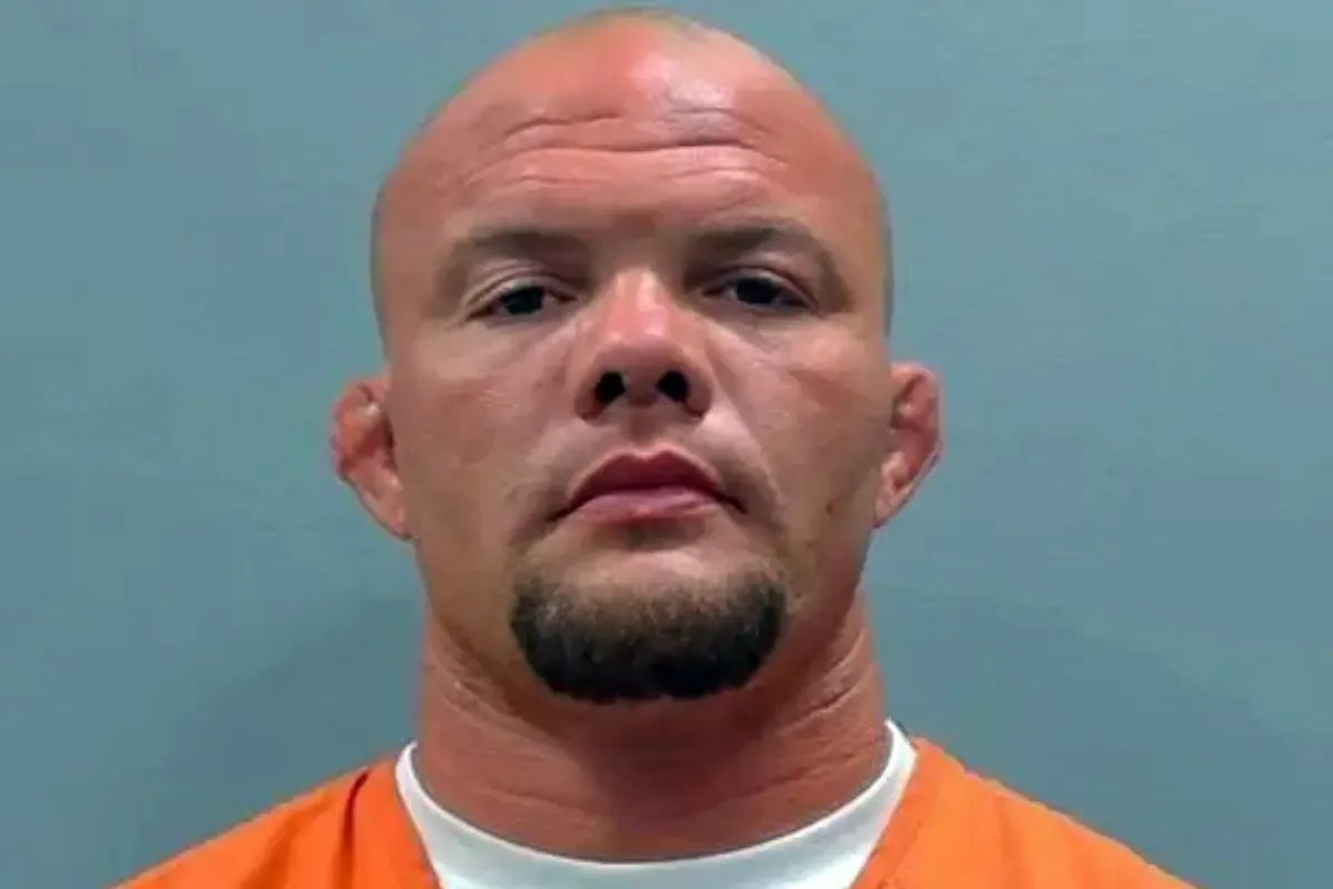 Rival de Poatan, Anthony Smith é Preso por Violência Doméstica, Ameaça Terrorista e Cárcere Privado, Chocando o Mundo do MMA