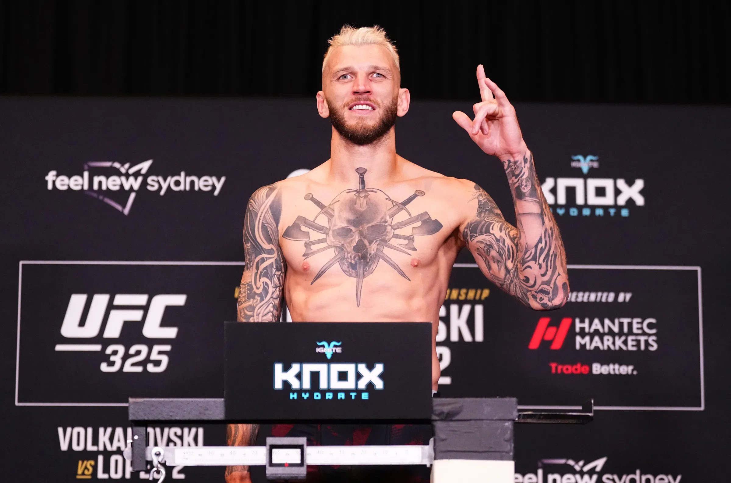 UFC Paris: Dan Hooker vs. Salahdine Parnasse Lidera Card Explosivo na Accor Arena, Veja Horários e Lutas Imperdíveis para 2026!