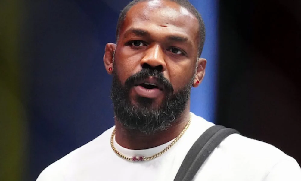 Jon Jones Quebra o Silêncio: Entenda a Polêmica com Alex Poatan e o Verdadeiro Recado do ‘GOAT’ do UFC