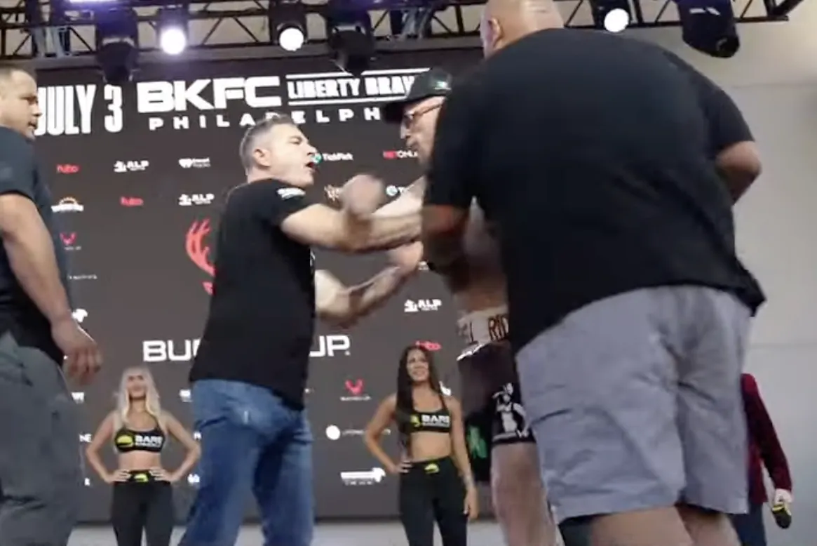 Presidente do BKFC, David Feldman, Explode em Fúria com Lutador Após Empurrão Chocante em Pesagem do Liberty Brawl