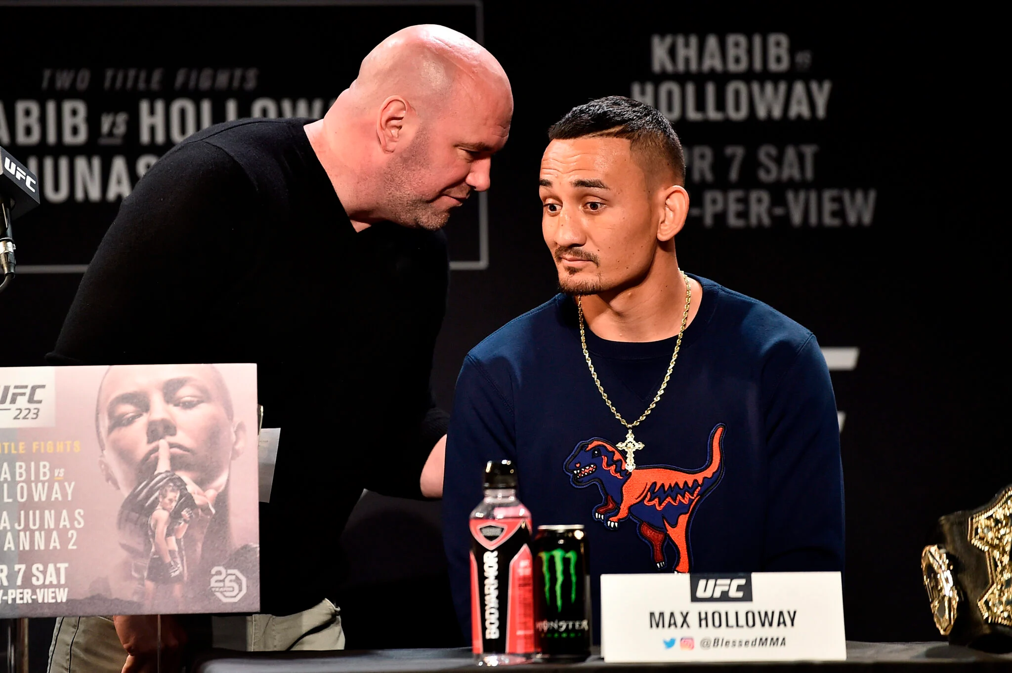 Max Holloway Revela Plano Audacioso para Convencer Dana White a Agendar Trilogia Épica Contra Conor McGregor no Allegiant Stadium