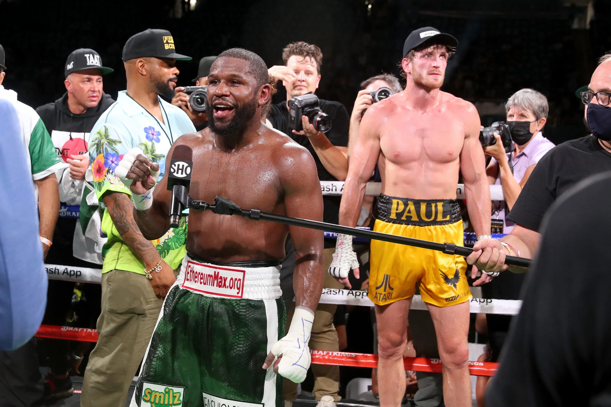 Floyd Mayweather Quebra o Silêncio Após Logan Paul Cobrar US$ 1,5 Milhão de Dívida da Luta de Exibição