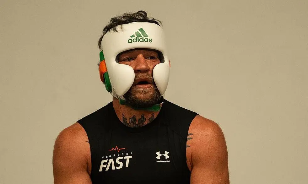 Antigo Treinador de Conor McGregor Choca o Mundo ao Comparar o Irlandês a Muhammad Ali Antes de Seu Grande Retorno no UFC 329