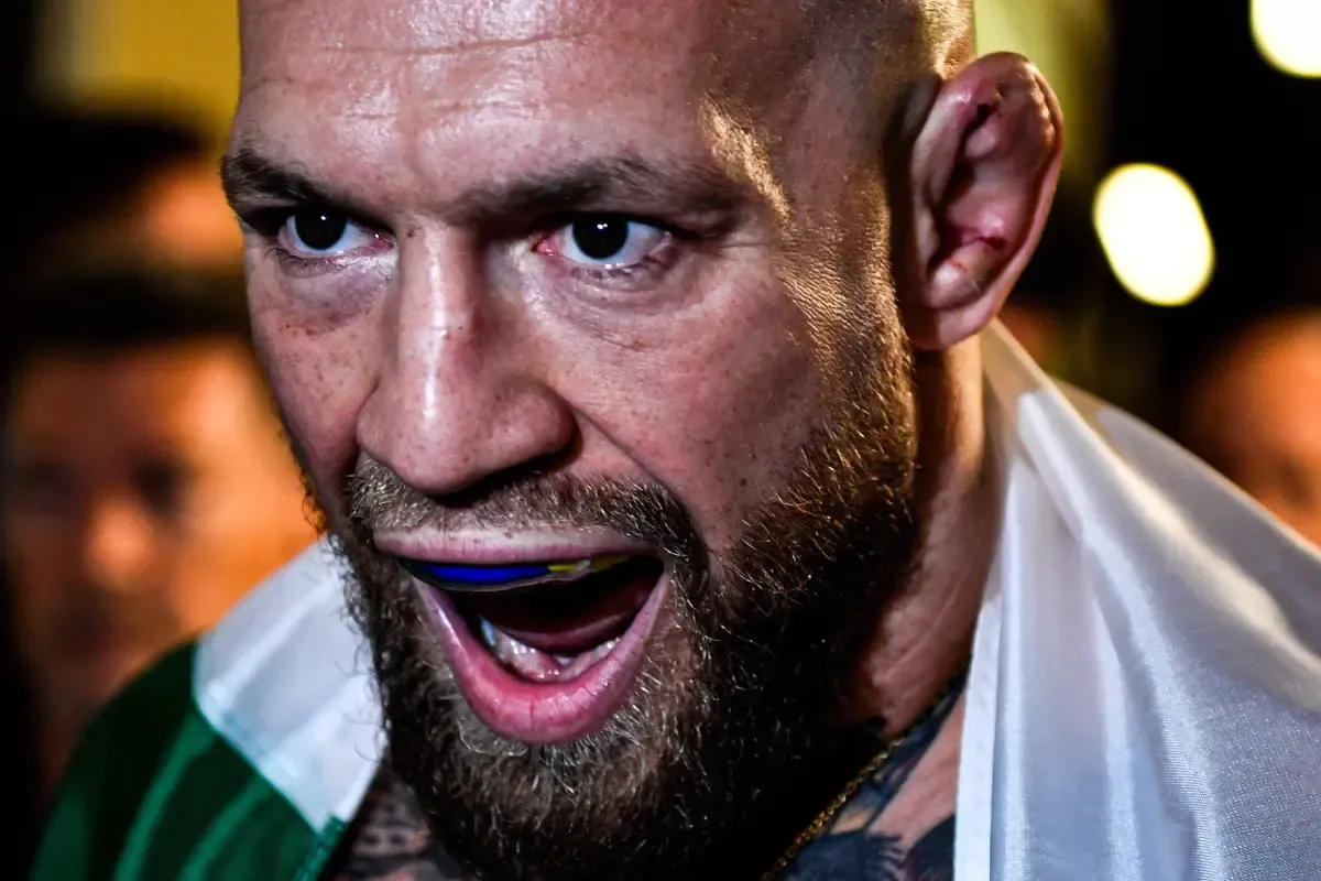 Conor McGregor ignora lendas como José Aldo e Volkanovski, se declara o maior peso pena da história e desafia críticos antes do UFC 329