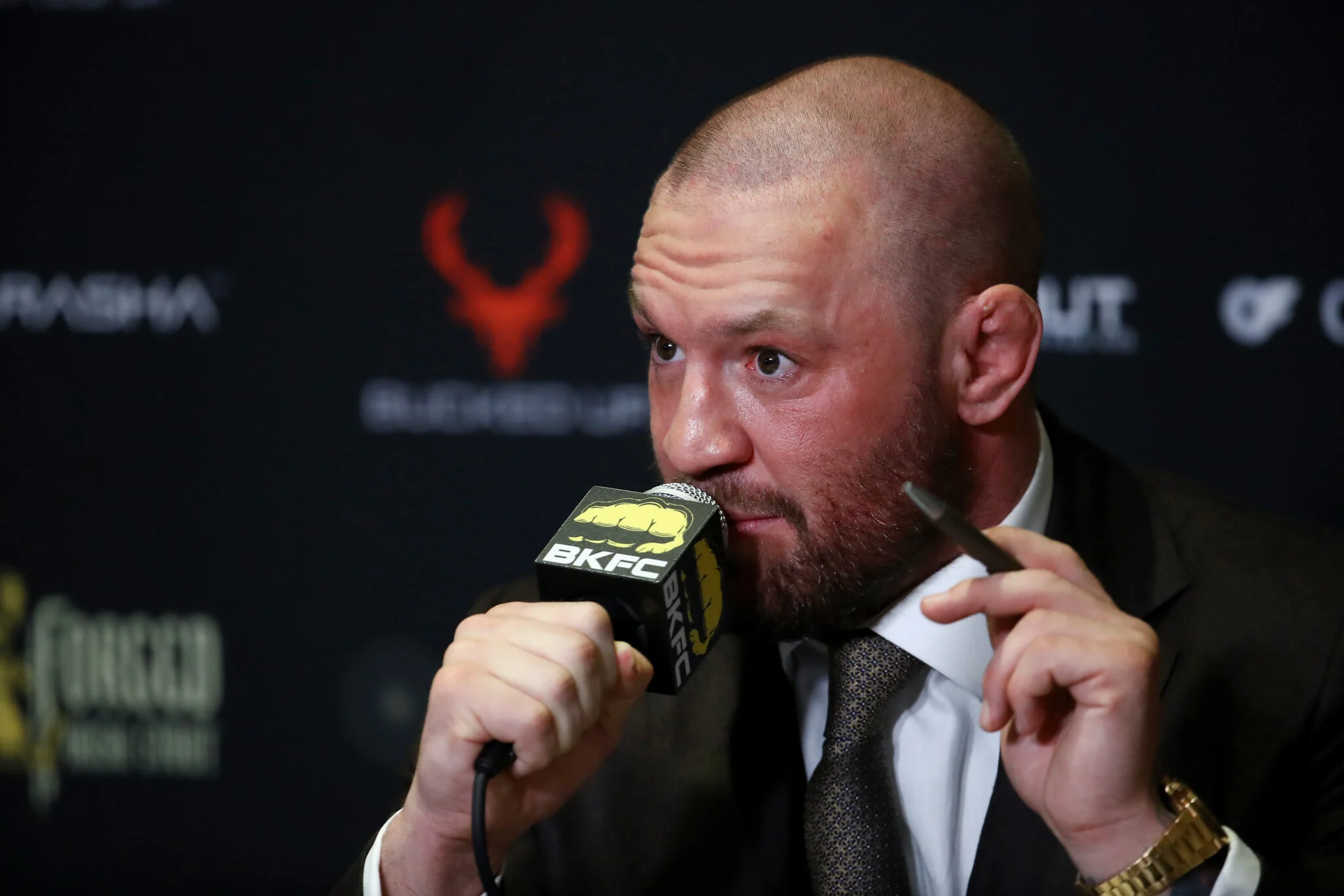 Conor McGregor Elogia Islam Makhachev Inesperadamente, Colocando o Campeão Acima de Khabib e Daniel Cormier no UFC