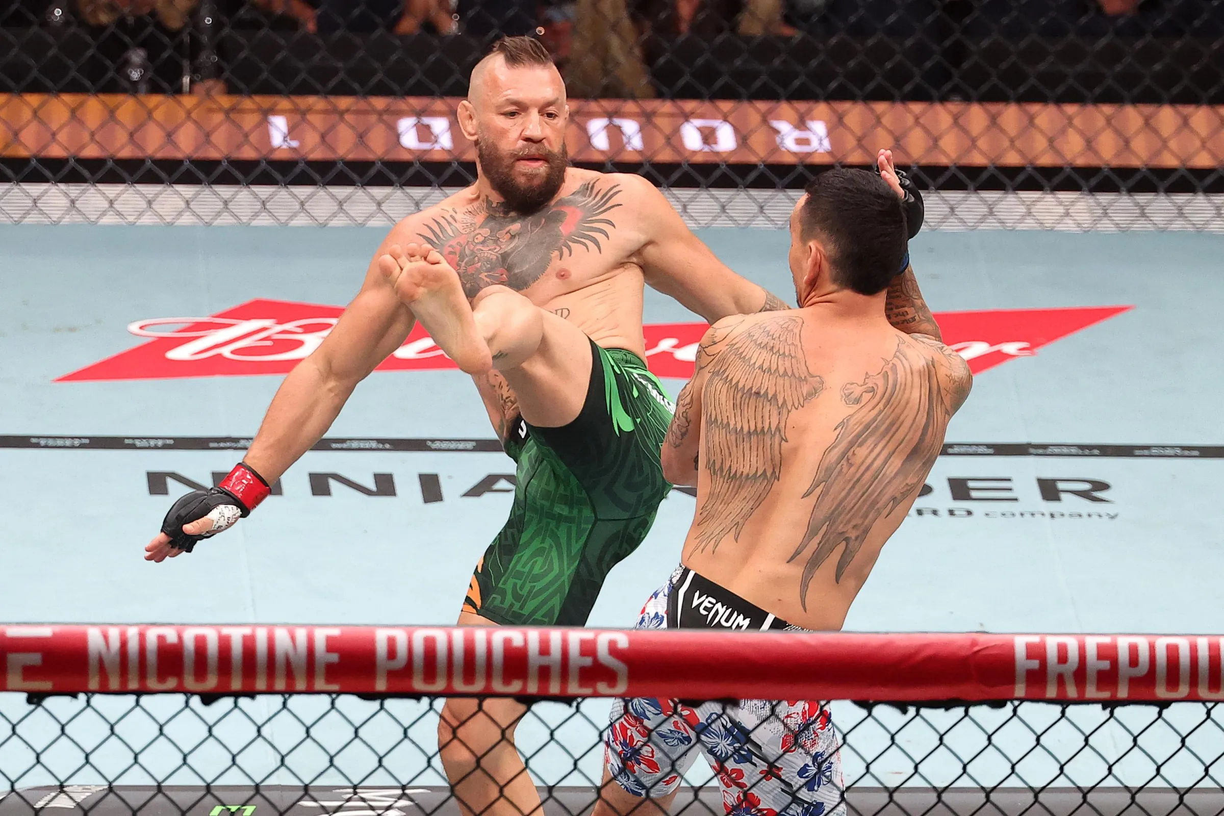 Joe Rogan Desabafa: A ‘Jogada Louca’ de Conor McGregor no UFC 329 que Resultou em Lesão Devastadora e Levanta Dúvidas sobre o Futuro da Lenda