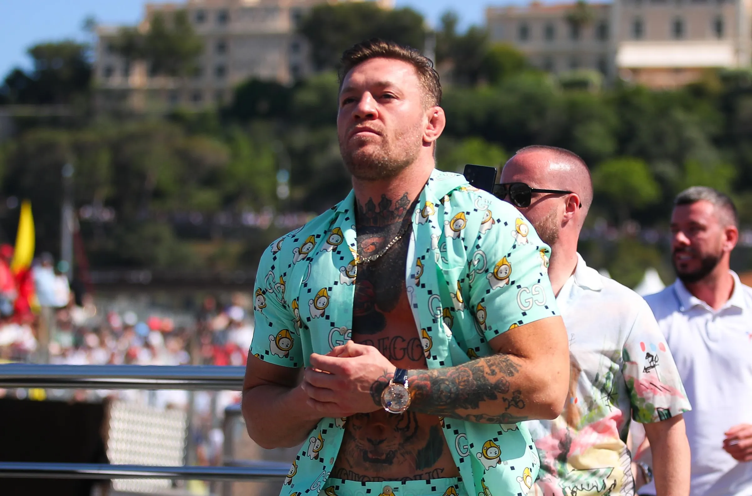 Dustin Poirier Choca ao Reagir à Lesão de Conor McGregor no UFC 329: ‘Karma é um Espelho’ e Críticas ao Estilo de Vida