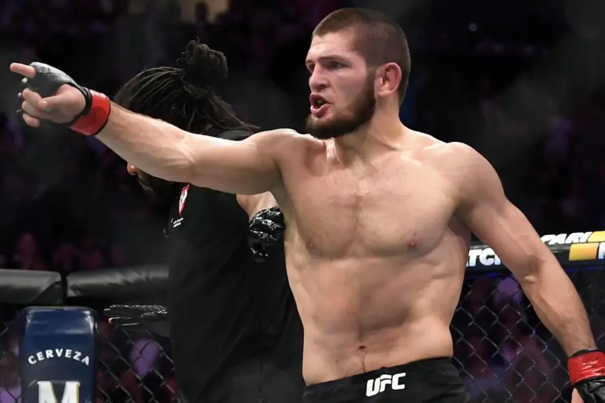 Dustin Poirier Faz Revelação Chocante Sobre a Força de Khabib Nurmagomedov: ‘Parecia Que Pesava 450 kg’ no Octógono do UFC