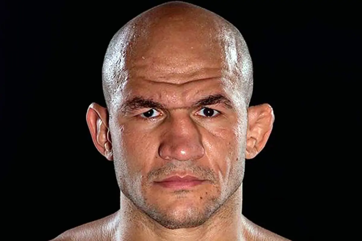 Junior Cigano revela motivo INESPERADO para cancelamento da terceira luta contra Fabrício Werdum no Brasil: ‘Não estarei no país em agosto’