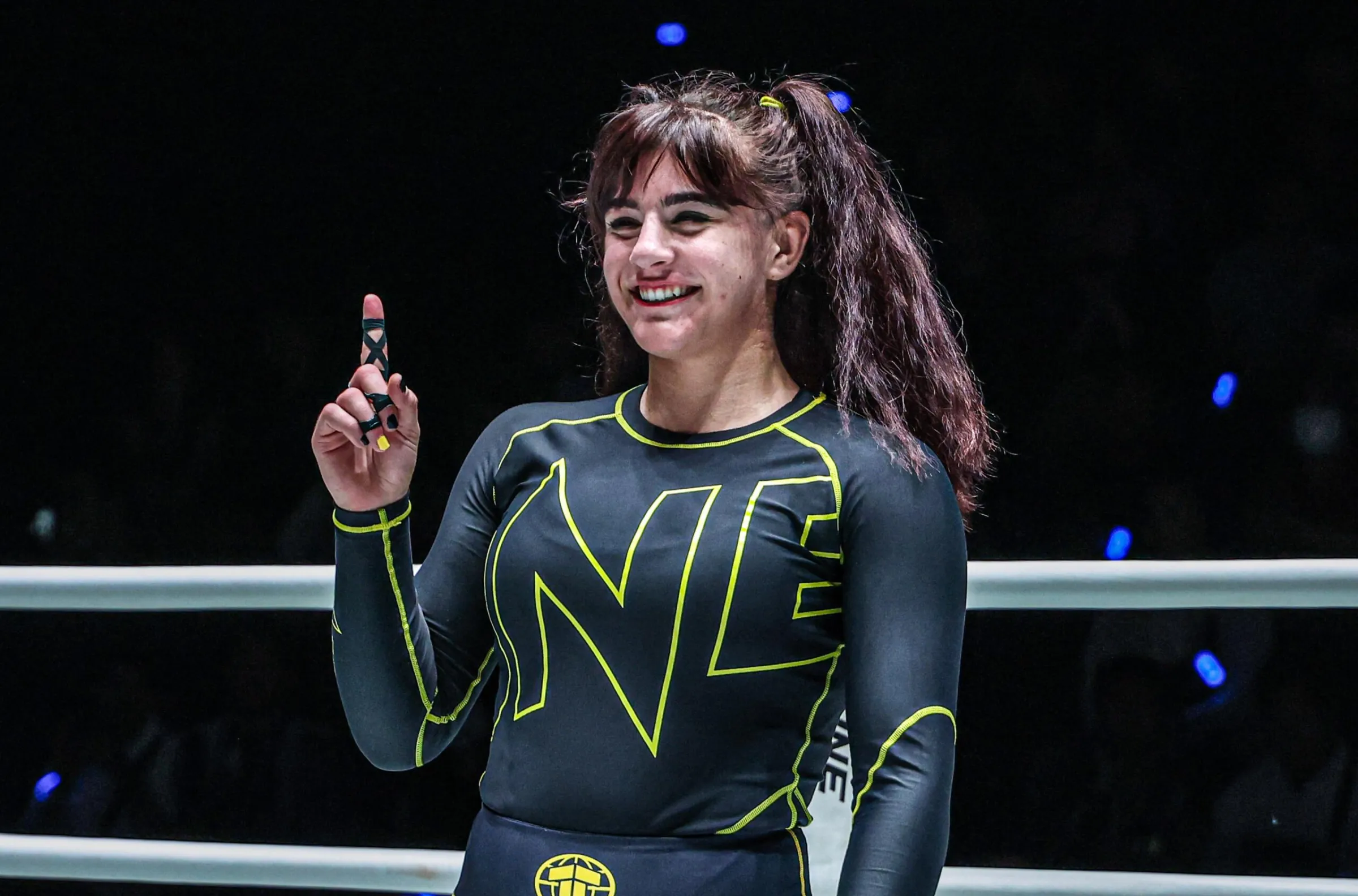 Helena Crevar, Fenômeno do Grappling de 19 Anos, Desafia Estrelas do MMA para Super Lutas e Busca Domínio Mundial