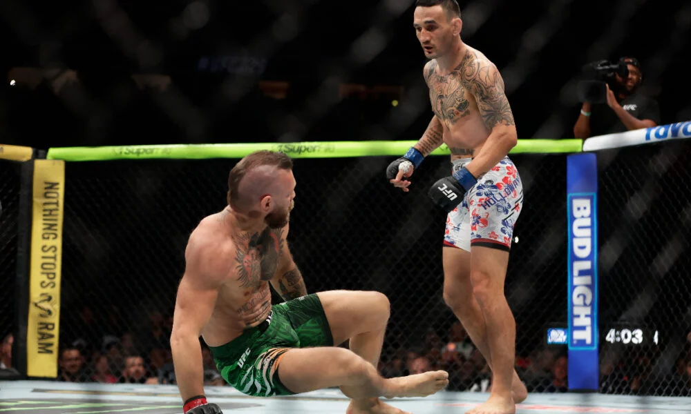 Conor McGregor lutou lesionado no UFC 329? Israel Adesanya levanta suspeitas de lesão prévia do irlandês contra Max Holloway