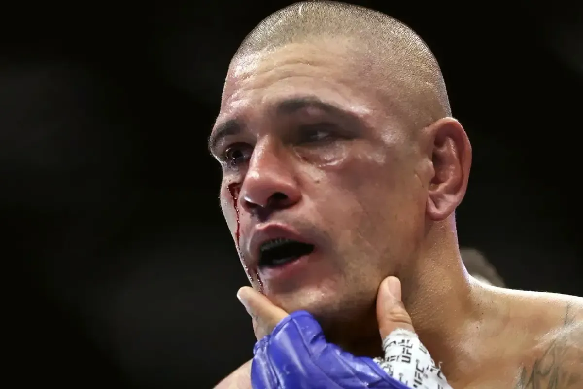 Alex Poatan intensifica campanha contra árbitro Herb Dean e pressiona UFC por substituição: ‘Tem que ser mandado embora’, diz lutador brasileiro
