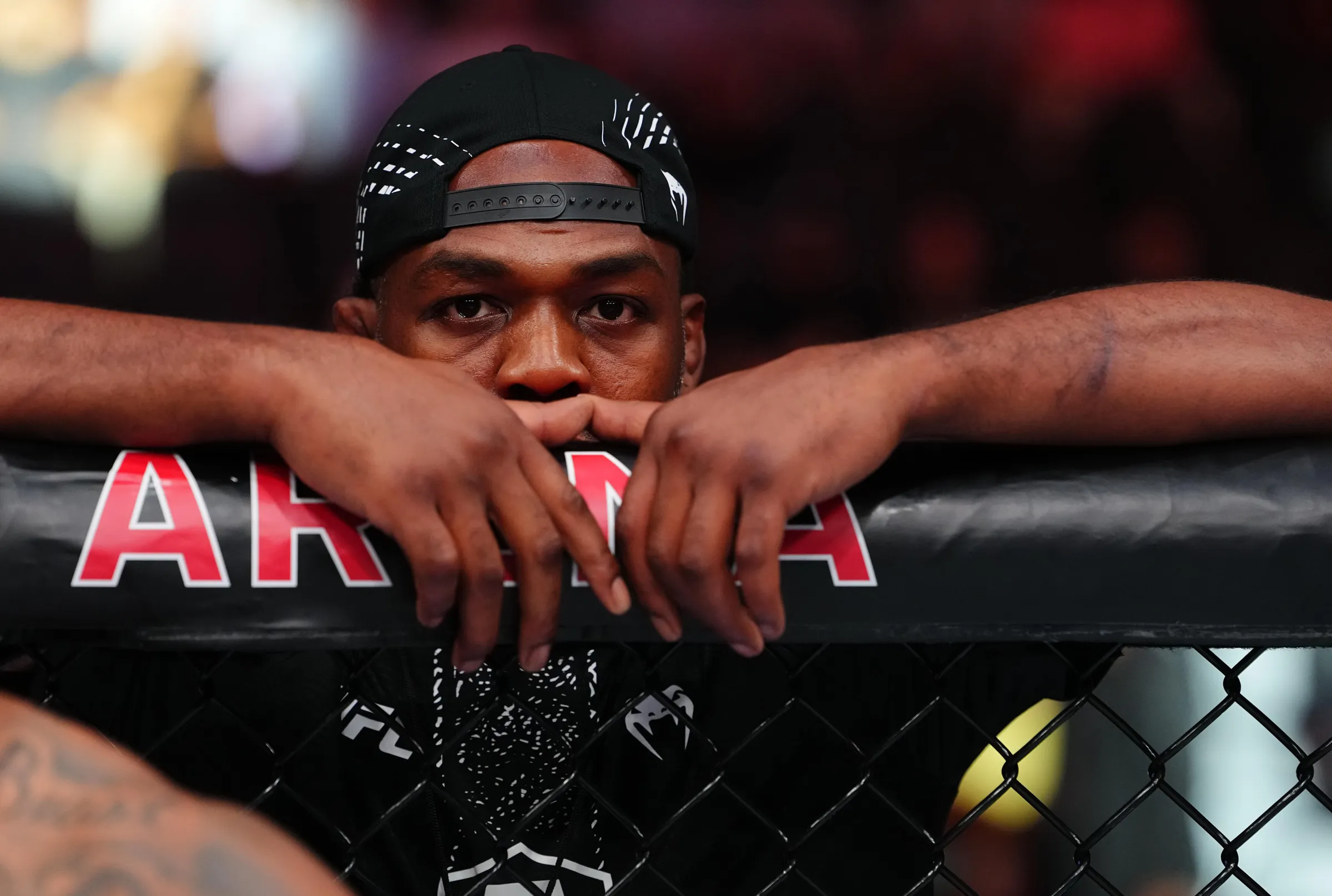 Jon Jones desafia Oleksandr Usyk para luta no cage: ‘Não sou boxeador’, em reviravolta que agita o futuro do MMA e do boxe