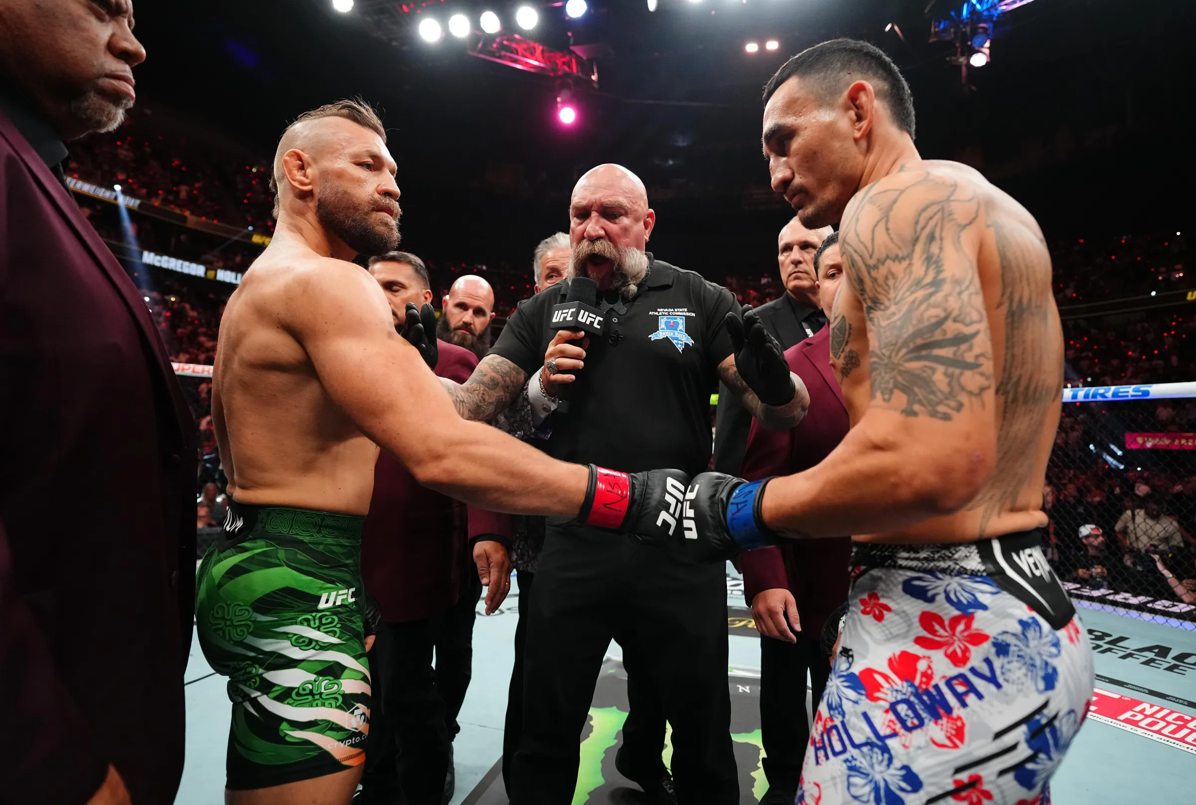 Dana White Freia Planos de Conor McGregor para Luta Final Épica Contra Max Holloway no UFC, Levantando Dúvidas sobre o Futuro do Astro e o Tempo de Recuperação