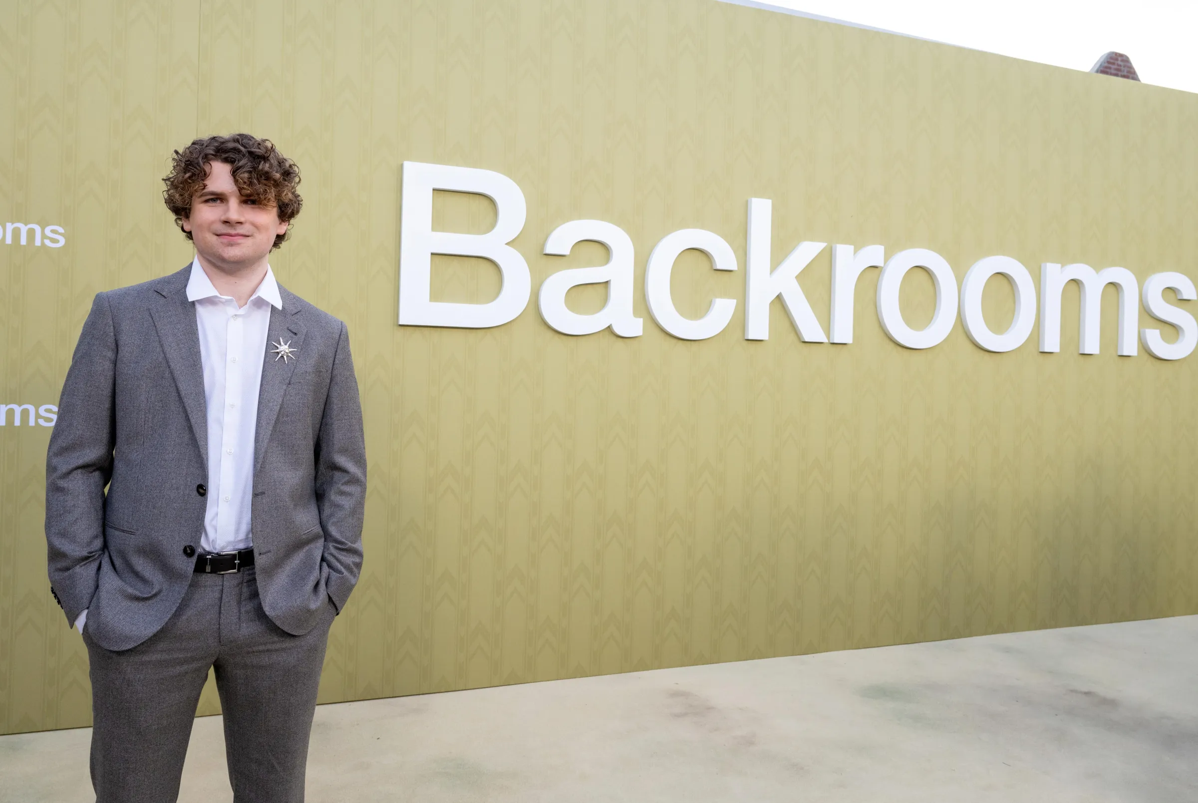 The Backrooms: Desvende o Fenômeno Viral e Emoções do Sumô com Lutas Épicas no Open Thread da MMA Mania