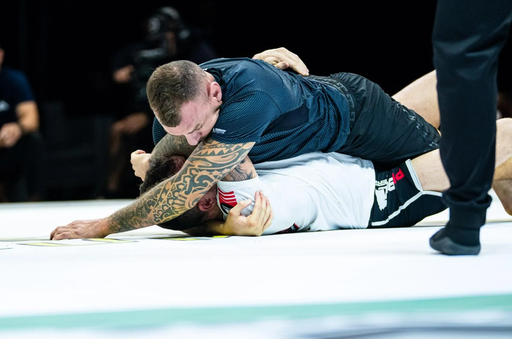 Renato Moicano Impressiona e Finaliza Patricky Pitbull em Luta de Grappling no BJJ Stars 19: Destaque no Jiu-Jítsu