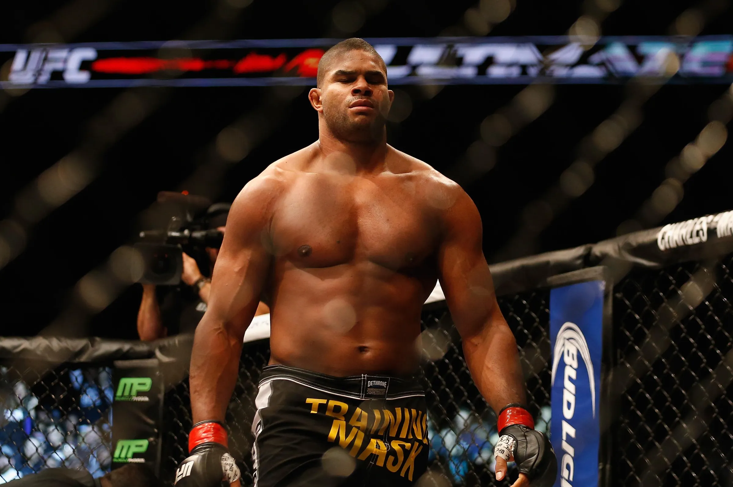 Alistair Overeem planeja retorno épico ao boxe contra Rico Verhoeven em Amsterdã após anos de rivalidade e polêmicas
