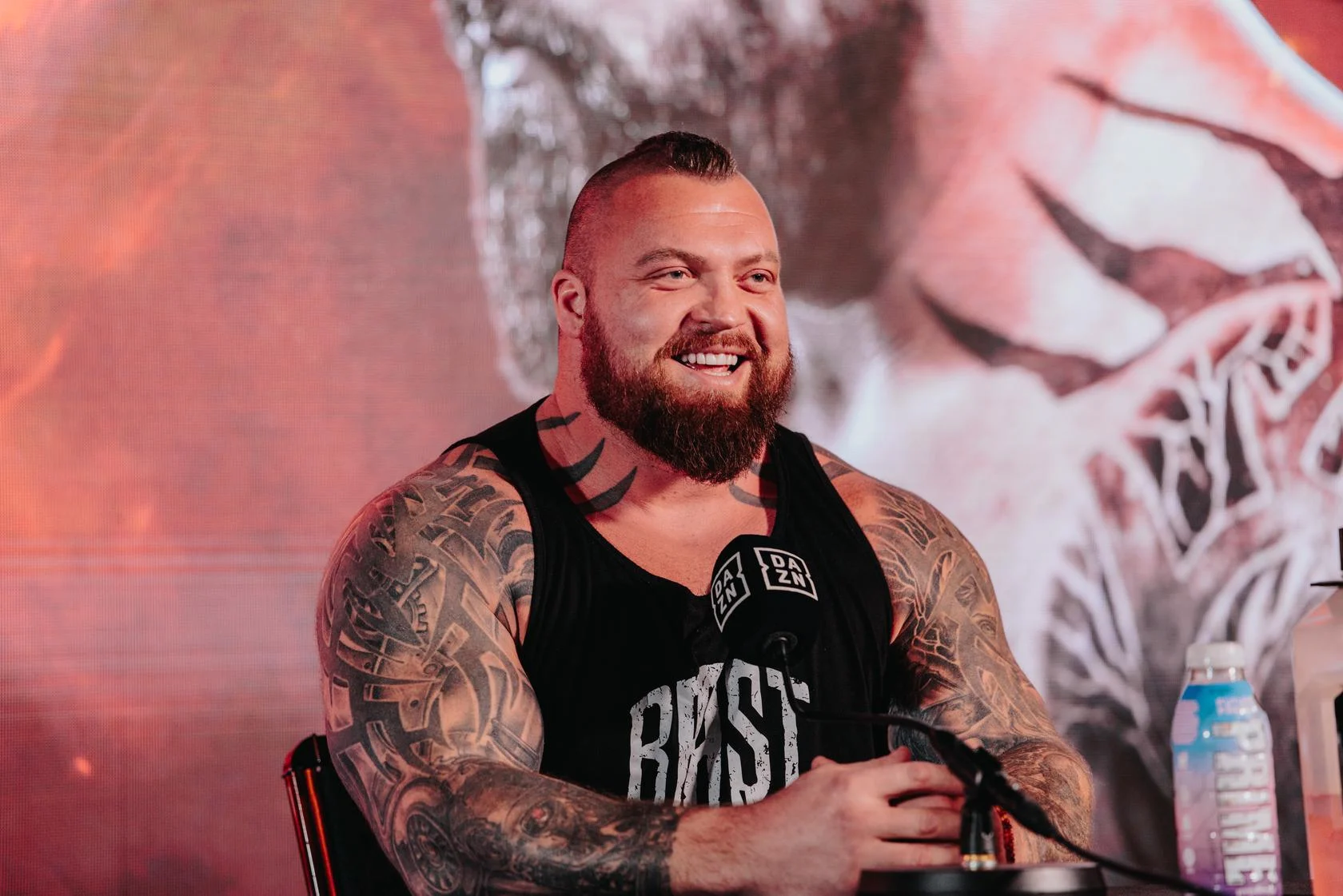 Eddie Hall Confirma Data e Local de Sua Próxima Luta de MMA no Texas Após Desistência de Dillon Danis