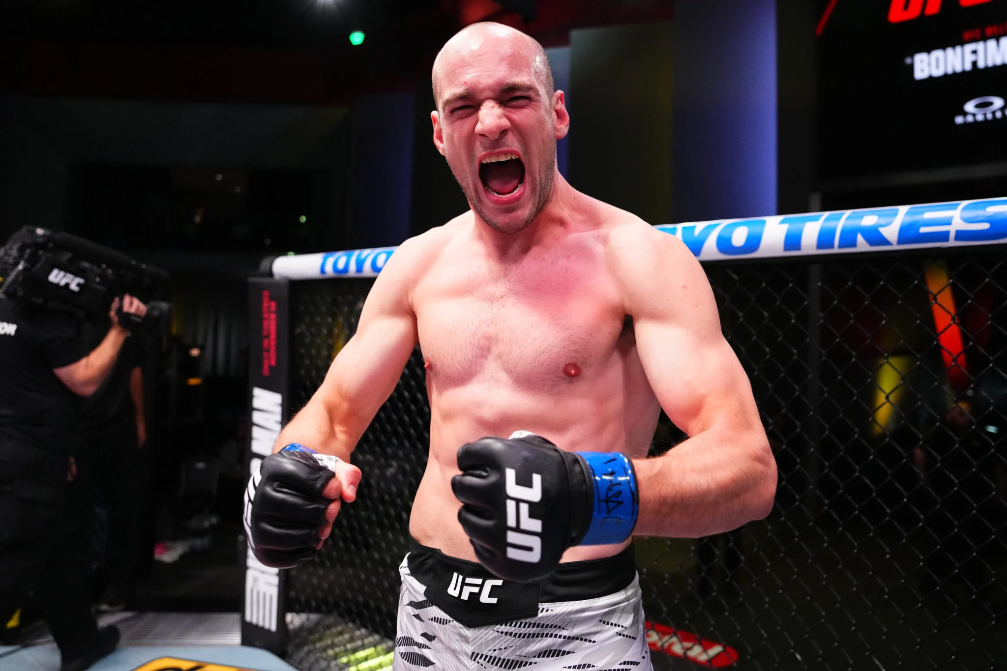 Uros Medic Conquista Top 10 e Navajo Stirling Salta Sete Posições nos Rankings do UFC, Agitando o Cenário Pós-UFC Belgrado