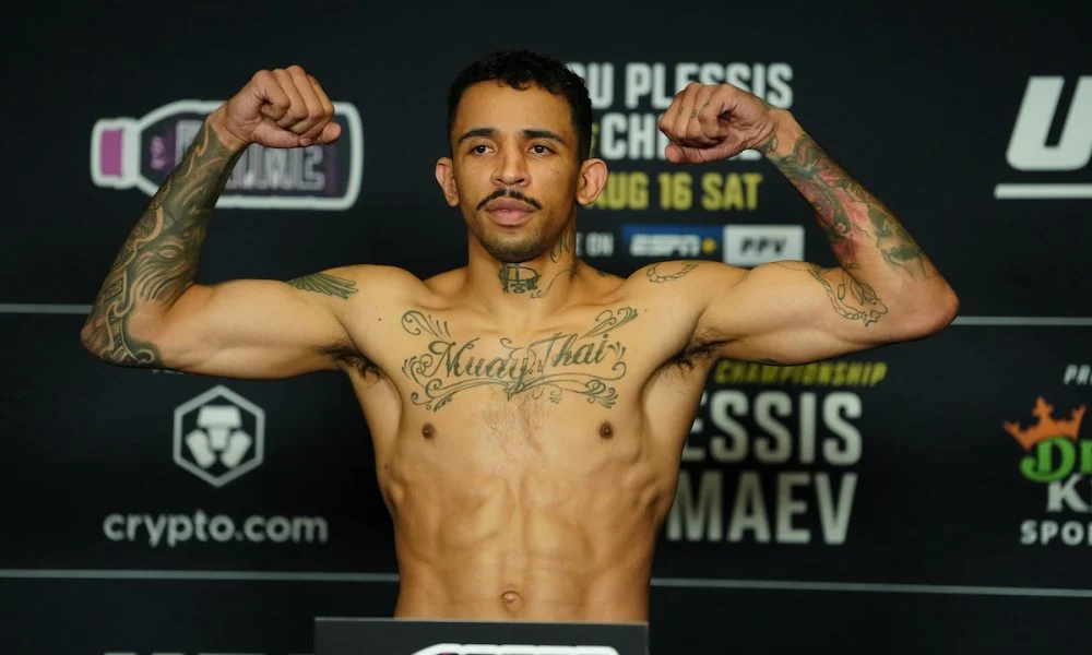 Carlos Prates, o ‘Pesadelo’ do UFC, Manda Recado Implacável a Rivais dos Meio-Médios: ‘Vou levá-los para o reino da dor’ pelo Cinturão