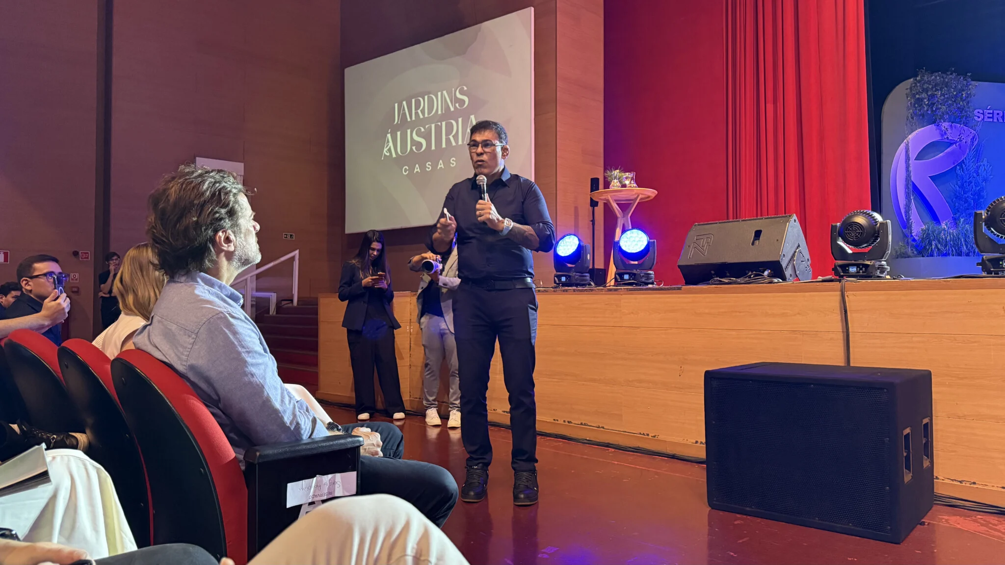 Lições de Luta e Vida: Como Rodrigo Minotauro Motiva 2 Mil Corretores em Goiânia com Sua Experiência no MMA e no Mercado Imobiliário