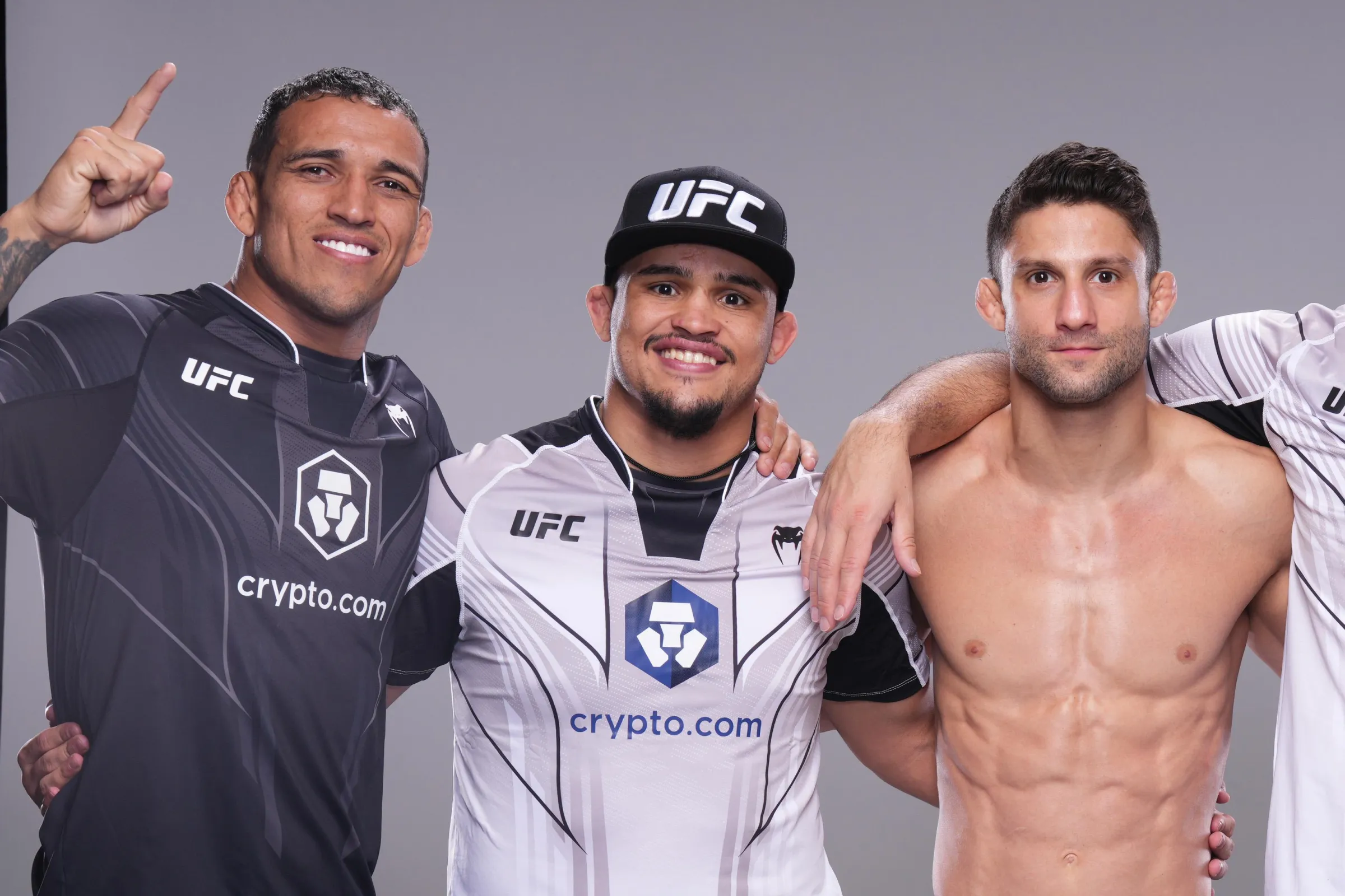 Daniel Cormier Explica: Morte de Allan Nascimento Tirou Charles Oliveira da Luta Contra Arman Tsarukyan no UFC 331