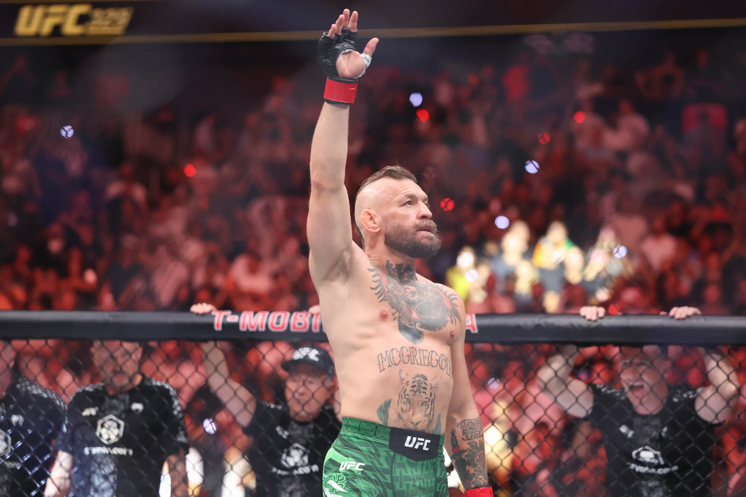 Conor McGregor desafia céticos após cirurgia no joelho: ‘Os duvidosos podem continuar falando’ e mira retorno triunfal ao UFC