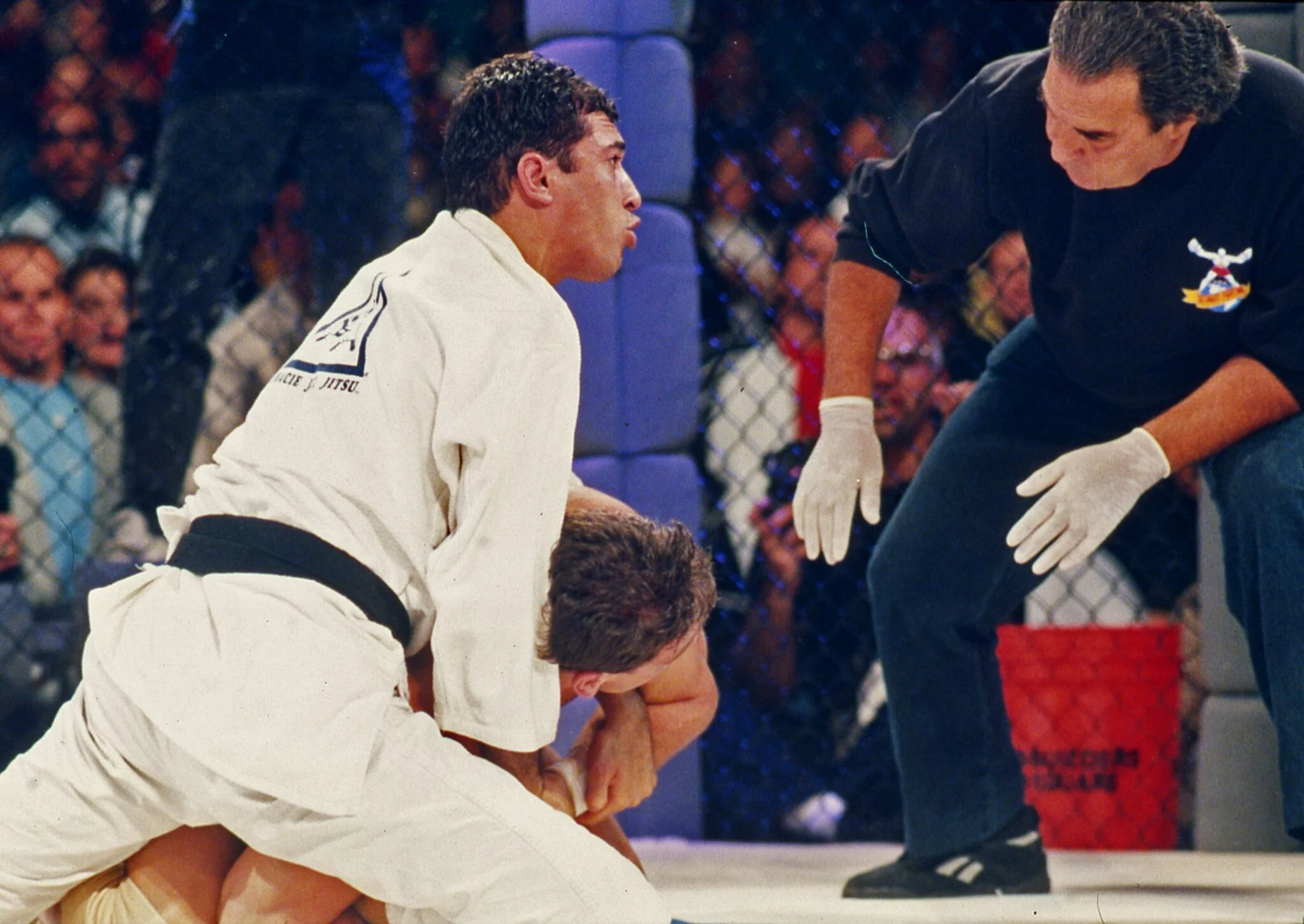 Jake Paul em Negociações com Lenda do UFC, Royce Gracie, para Treinamento de Jiu-Jitsu em Sua Aguardada Estreia no MMA