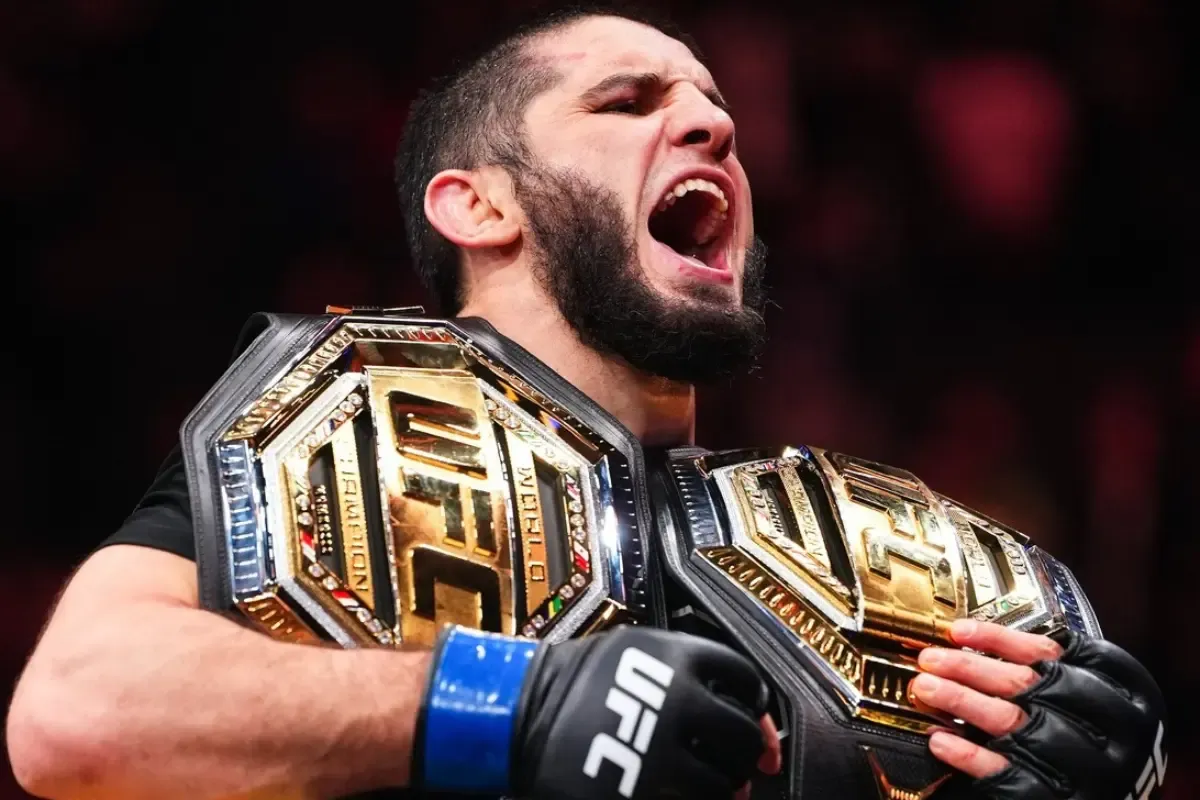 Islam Makhachev brinca com Ian Garry e o chama de ‘brasileiro’ antes do UFC 330, acendendo rivalidade Rússia x Brasil nos meio-médios
