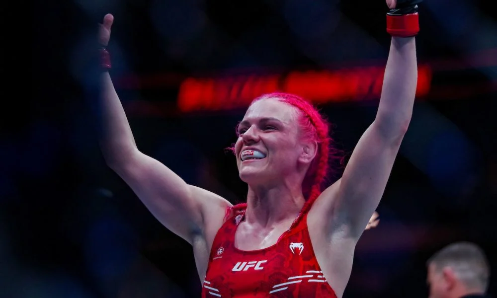 Gillian Robertson Sugere que Mackenzie Dern ‘Levou para o Pessoal’ a Luta no UFC 330