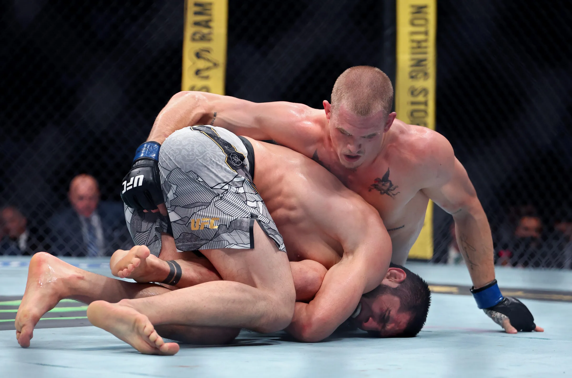 Dan Hardy Alerta: Futuro de Islam Makhachev nos Meio-Médios Exige Mudança Radical de Jogo no UFC