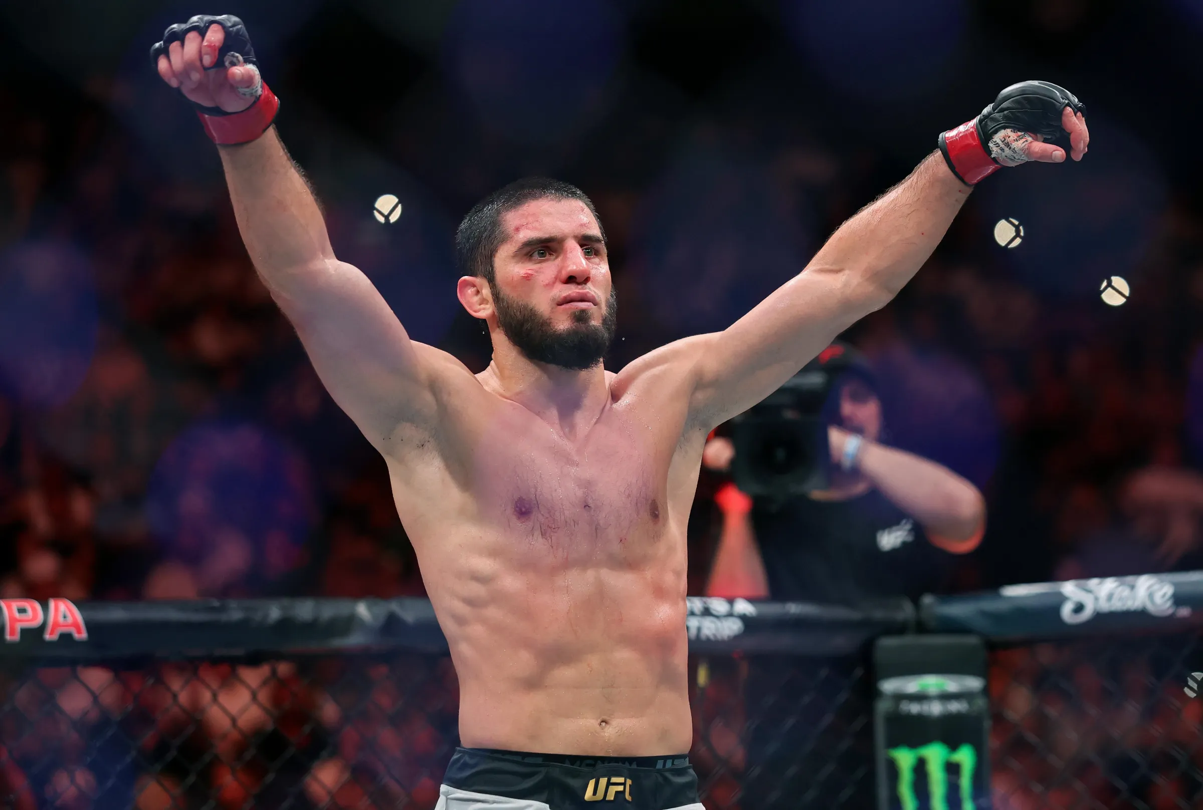 UFC 330: A Vitória Histórica de Islam Makhachev Geração Dúvidas e o Futuro de Ian Machado Garry no Peso Meio-Médio