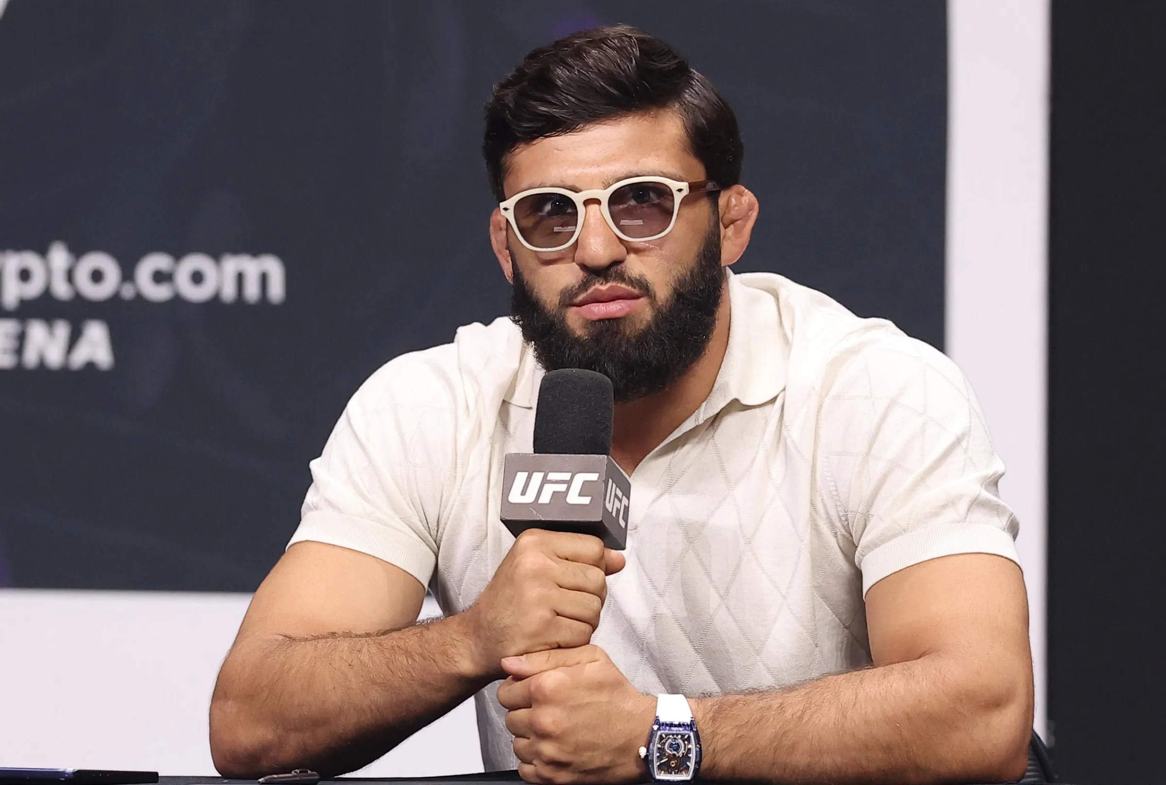 Arman Tsarukyan Oficializa Apelido ‘Batman’ Antes do UFC 331, Impulsionando Imagem e Marketing no Mundo do MMA