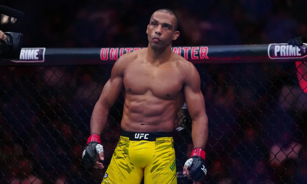 Edson Barboza Abre o Jogo e Revela o Verdadeiro Motivo da Aposentadoria do UFC: “Meu Corpo Não é Mais o Mesmo”, Diz o Lutador Aos 40 Anos