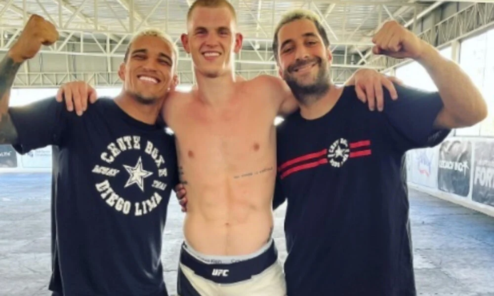 Ian Machado Garry Revela Lição de Vida Crucial de Charles do Bronx Após Derrota no UFC 330: O Segredo dos Campeões para a Superação