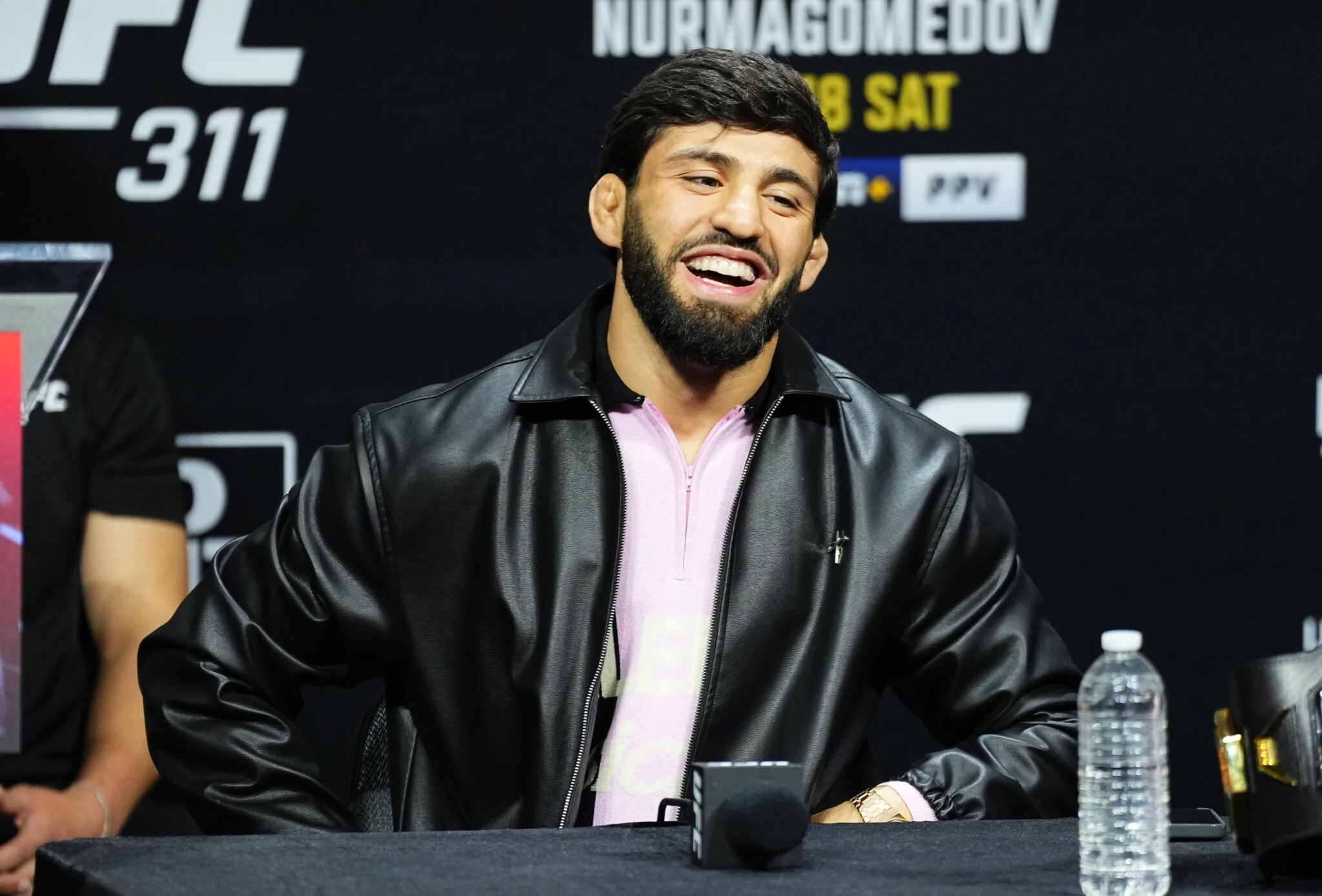 Arman Tsarukyan Revela Pagamento Recorde no UFC e Acordo Verbal de Luta por Título para o UFC 331