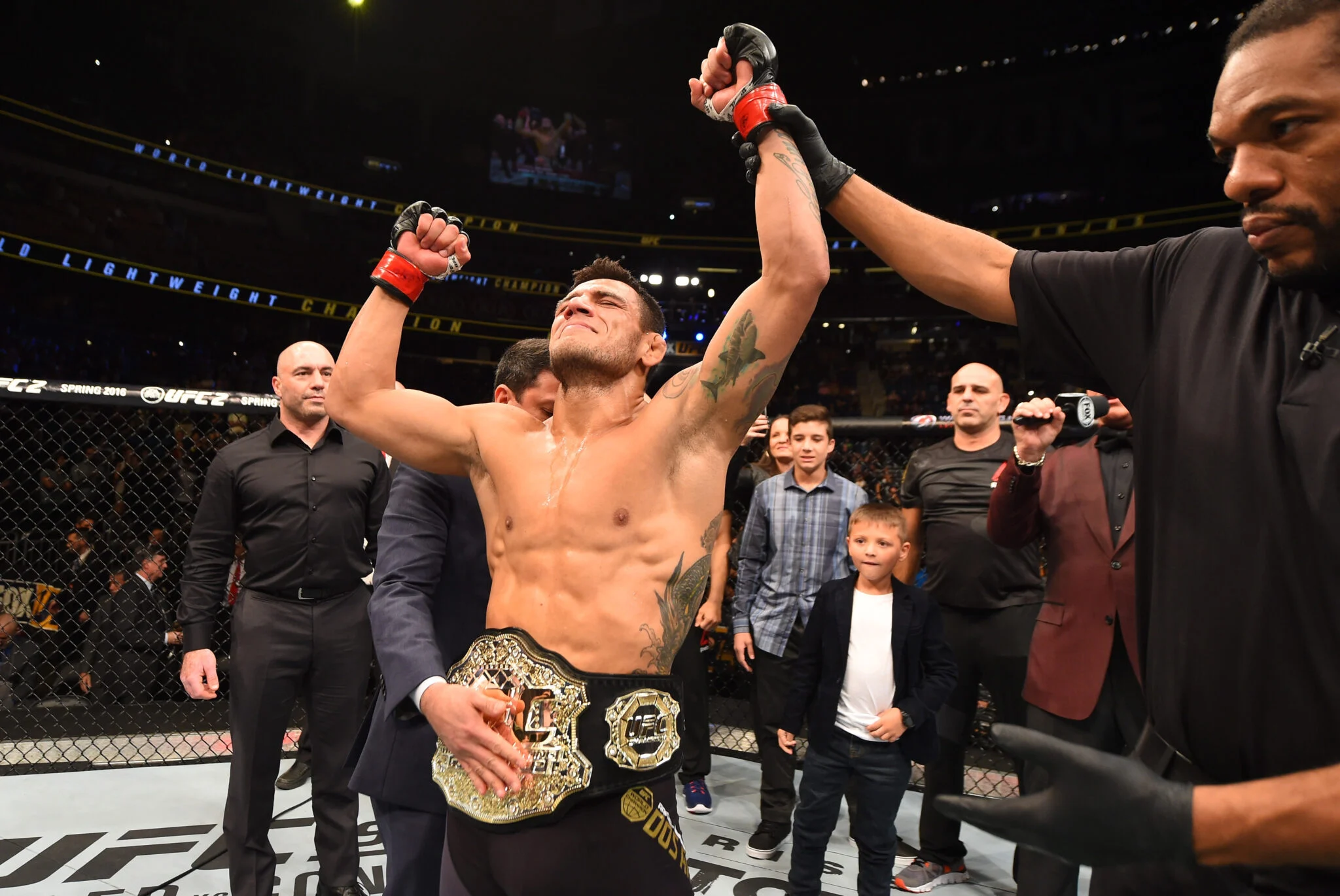 Rafael dos Anjos: Ex-Campeão do UFC Ignora Apelos de Aposentadoria e Retorna ao Octógono Após Dois Anos no UFC 332