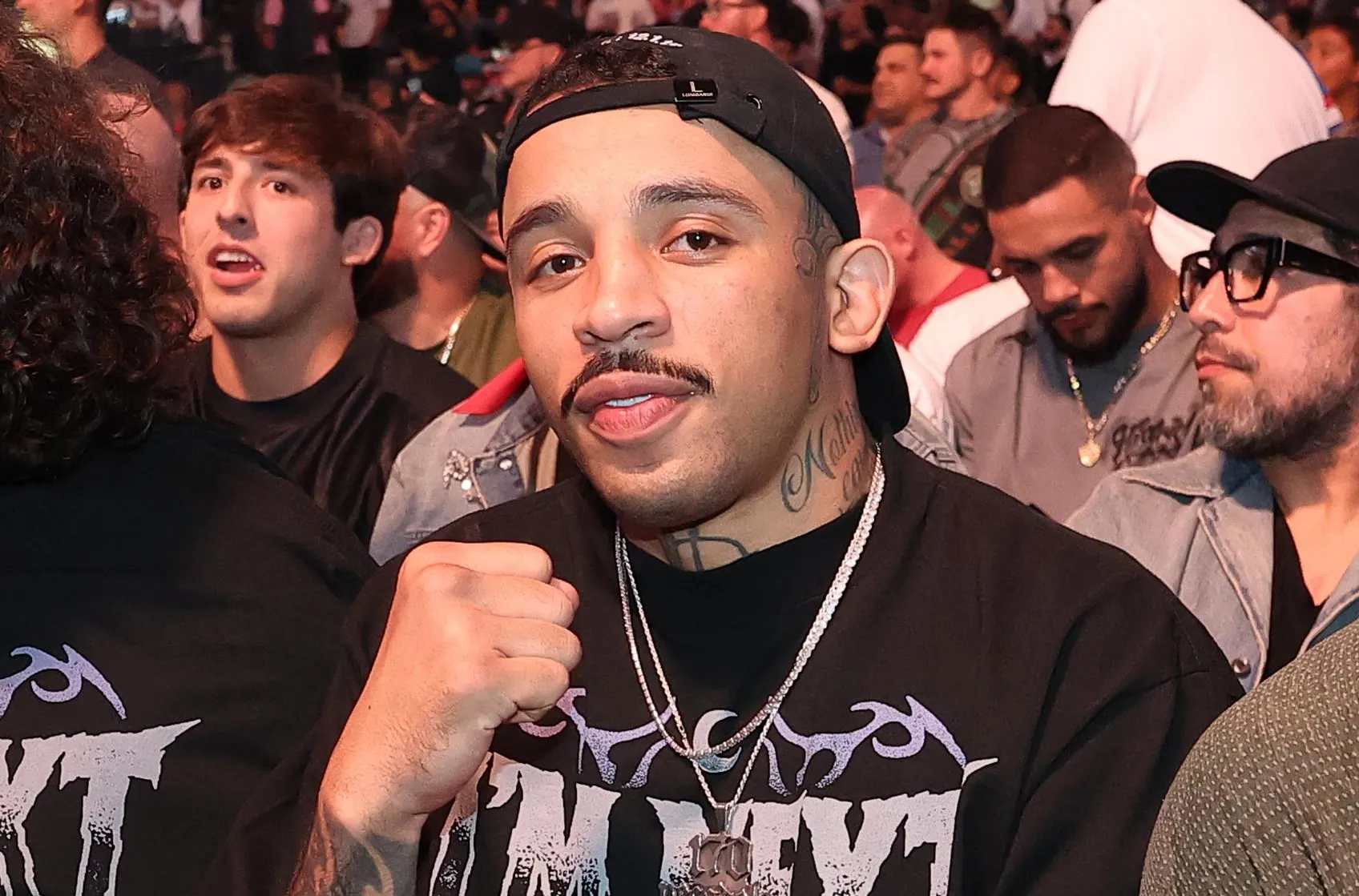 Carlos Prates Aquece o UFC e Promete Nocaute Relâmpago a Michael Morales Após Conquistar o Cinturão