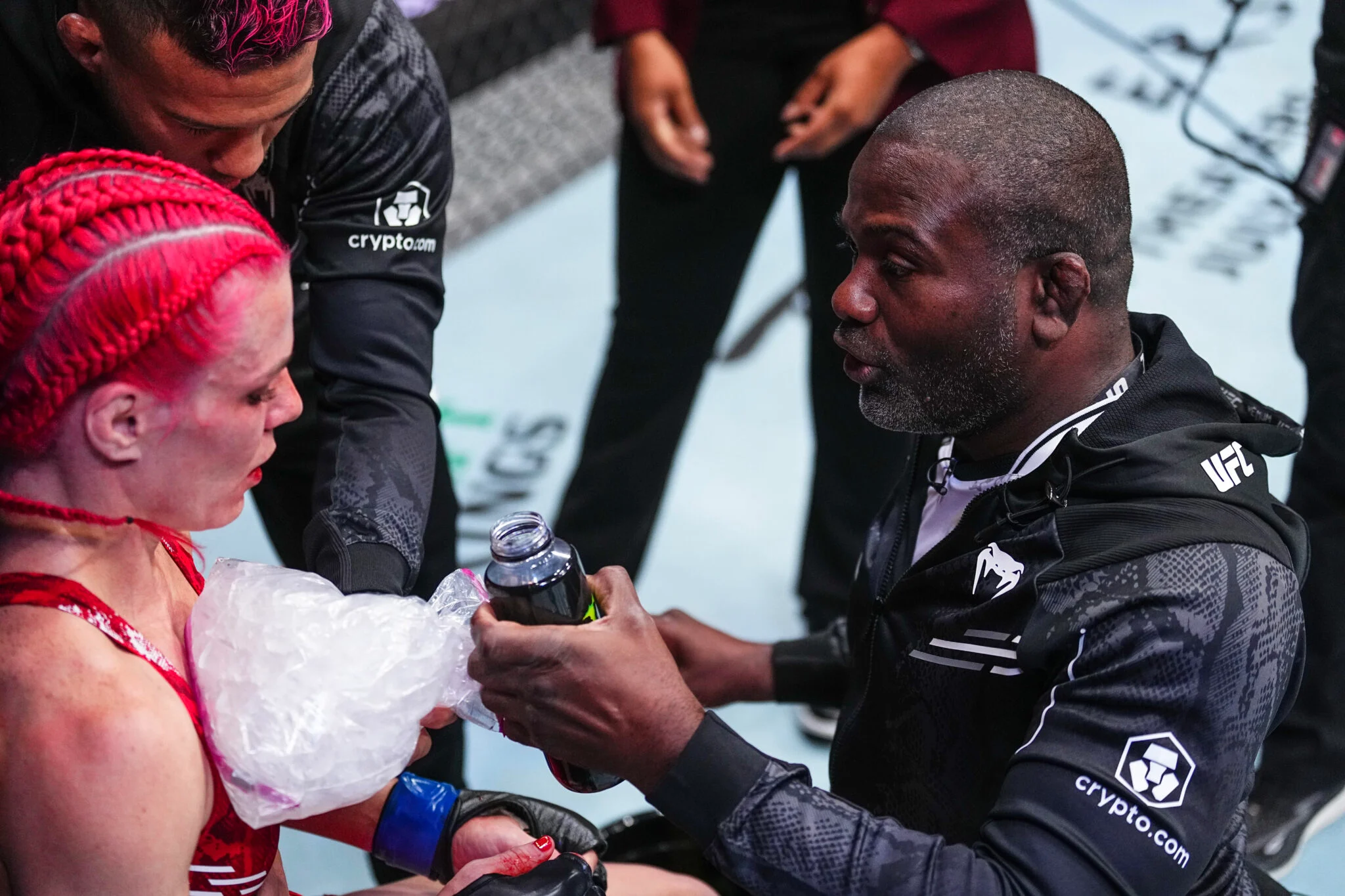 Brendan Schaub: Din Thomas transformou Gillian Robertson em ‘estrela legítima’ ao se afastar do corner, gerando marketing inesperado no UFC