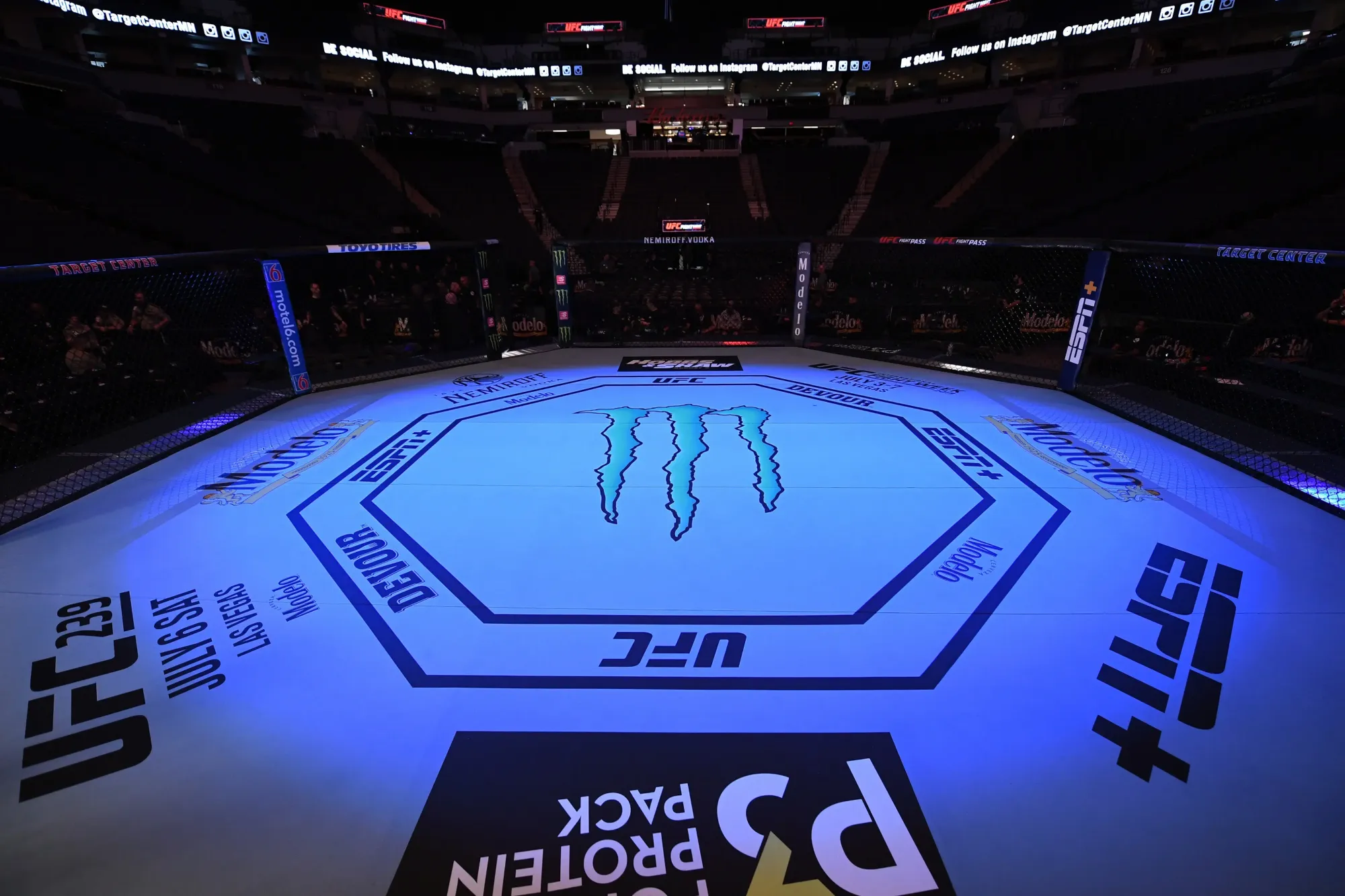 UFC Sacramento: Anthony Hernandez x Gregory Robocop incendeia pesos médios, com Brasil em destaque e promessas buscando o topo