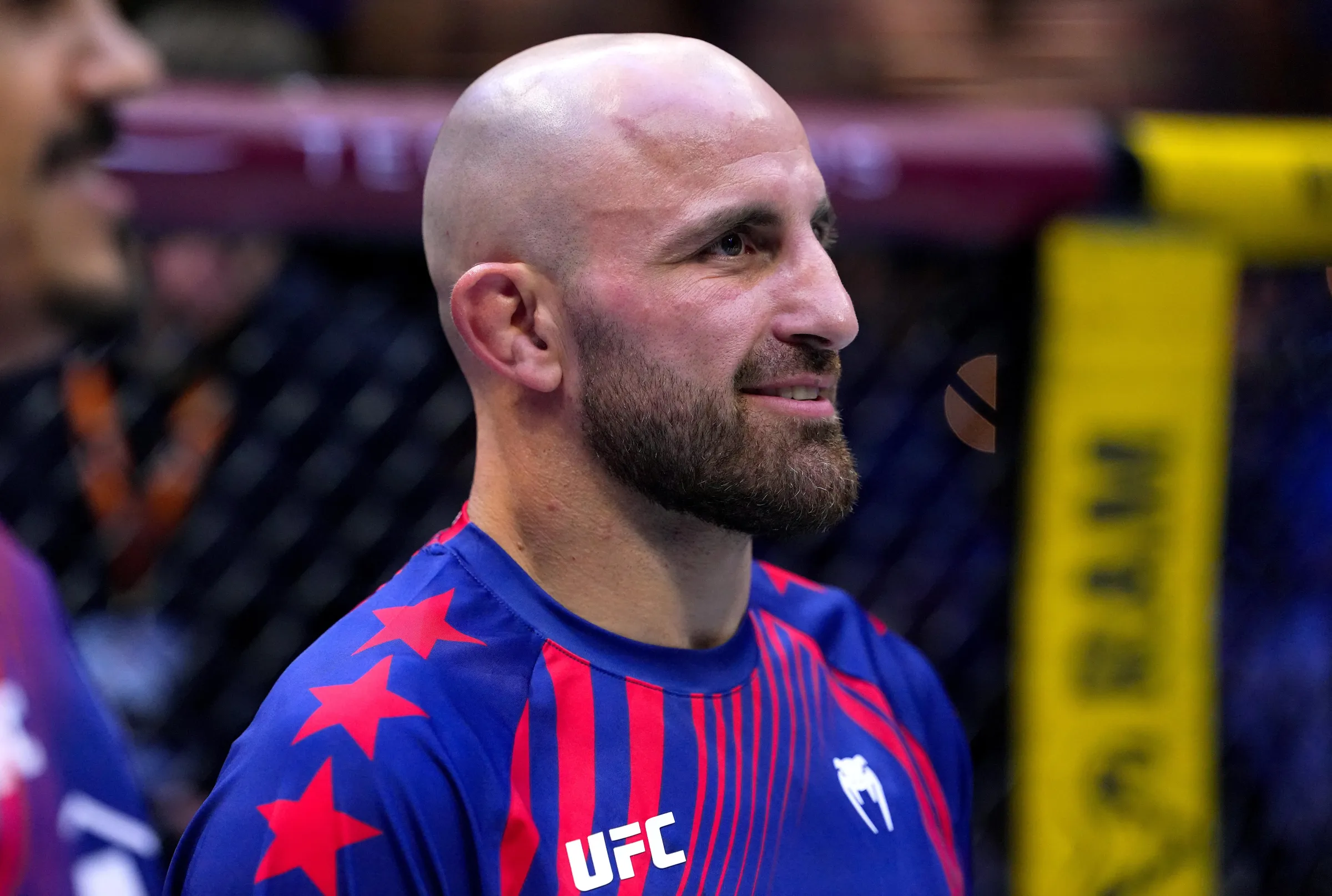 Alexander Volkanovski Promete Guerra de Golpes Contra Movsar Evloev no UFC 333: ‘Ele Terá Que Trocar Comigo’
